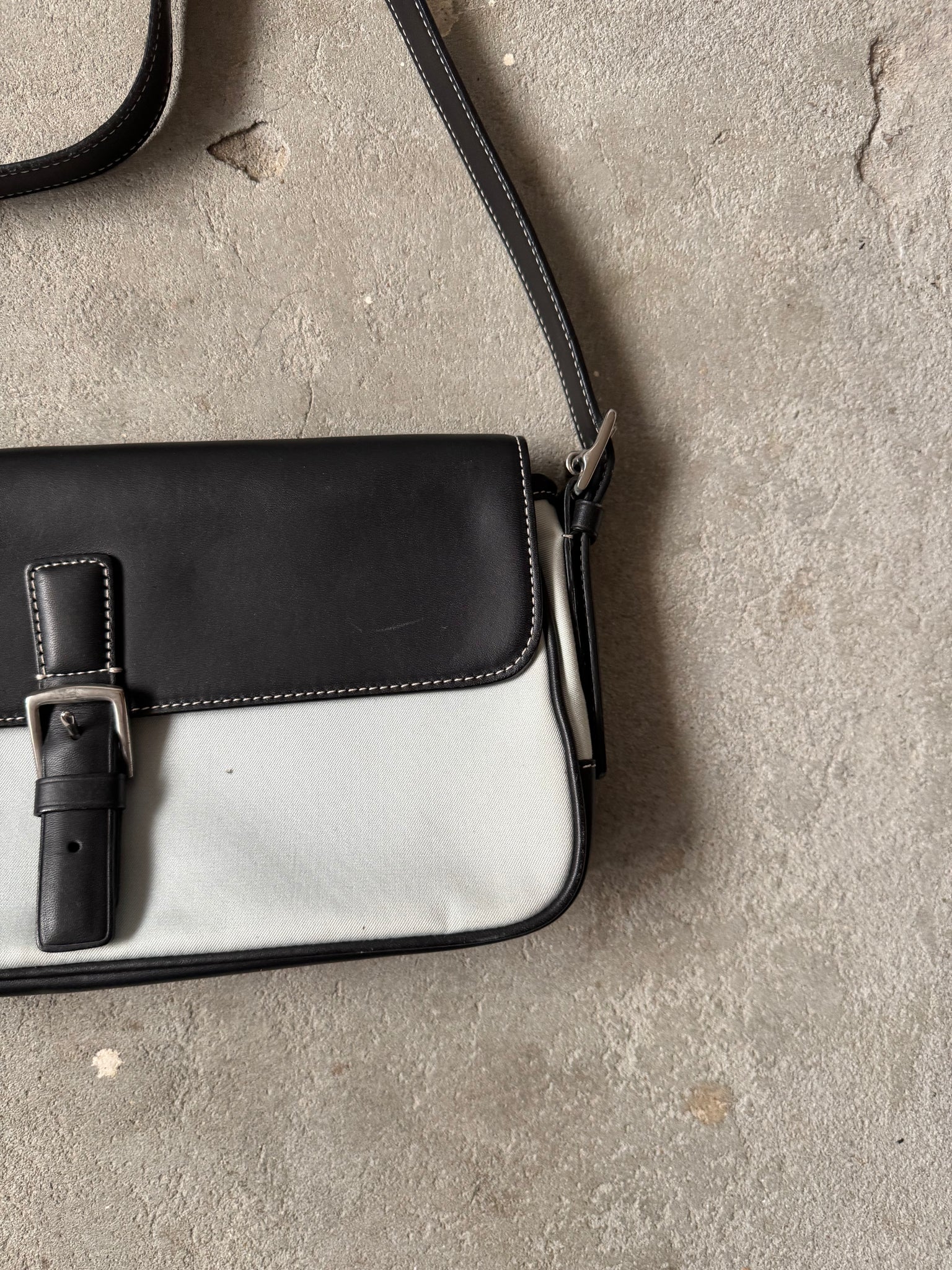 Coach Hampton Leather Shoulder Bag Black/Grey