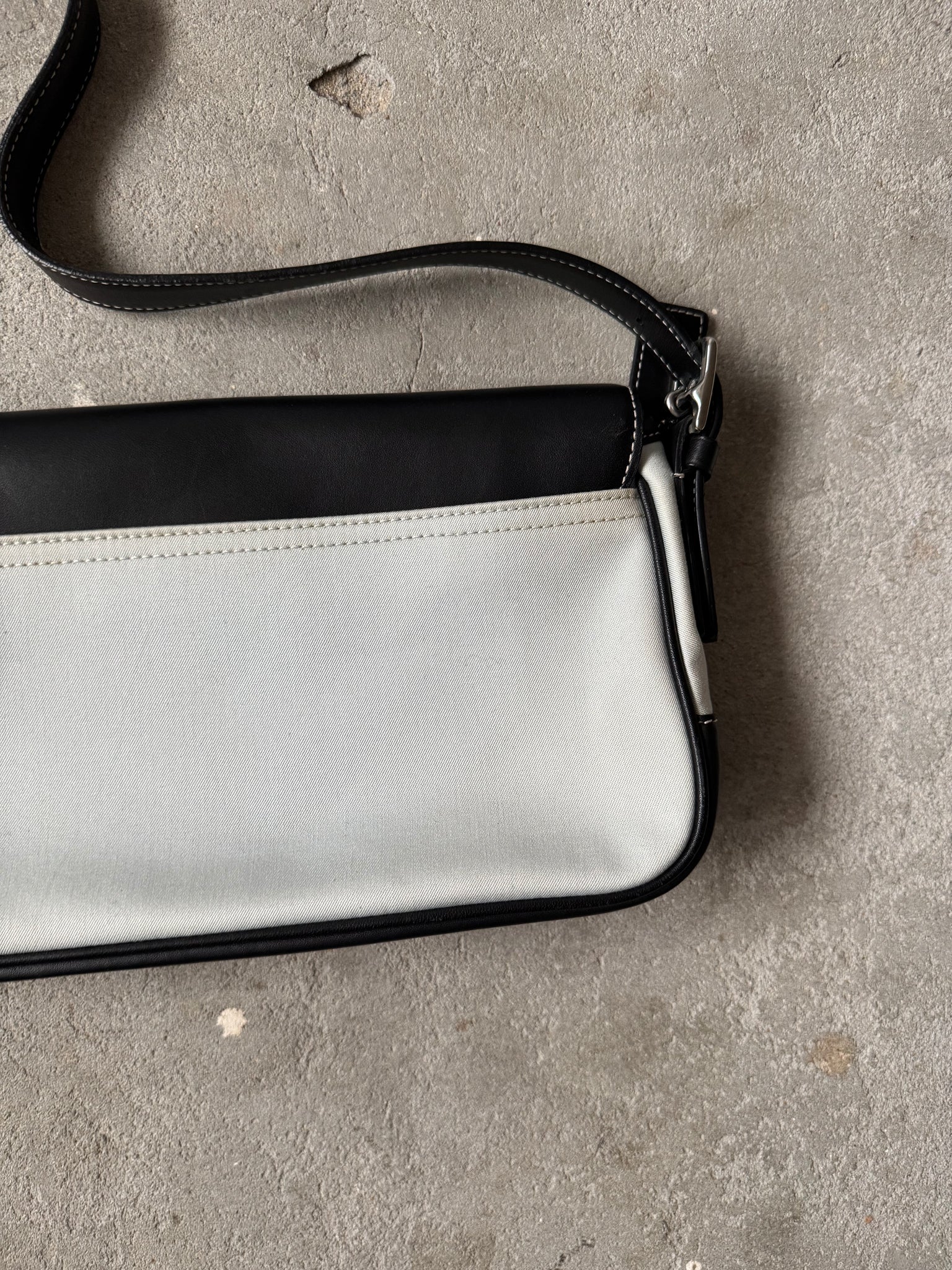 Coach Hampton Leather Shoulder Bag Black/Grey