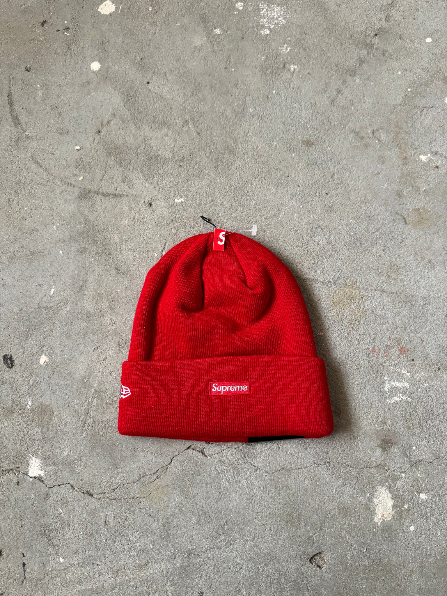 Supreme New Era S Logo Beanie 'Red'