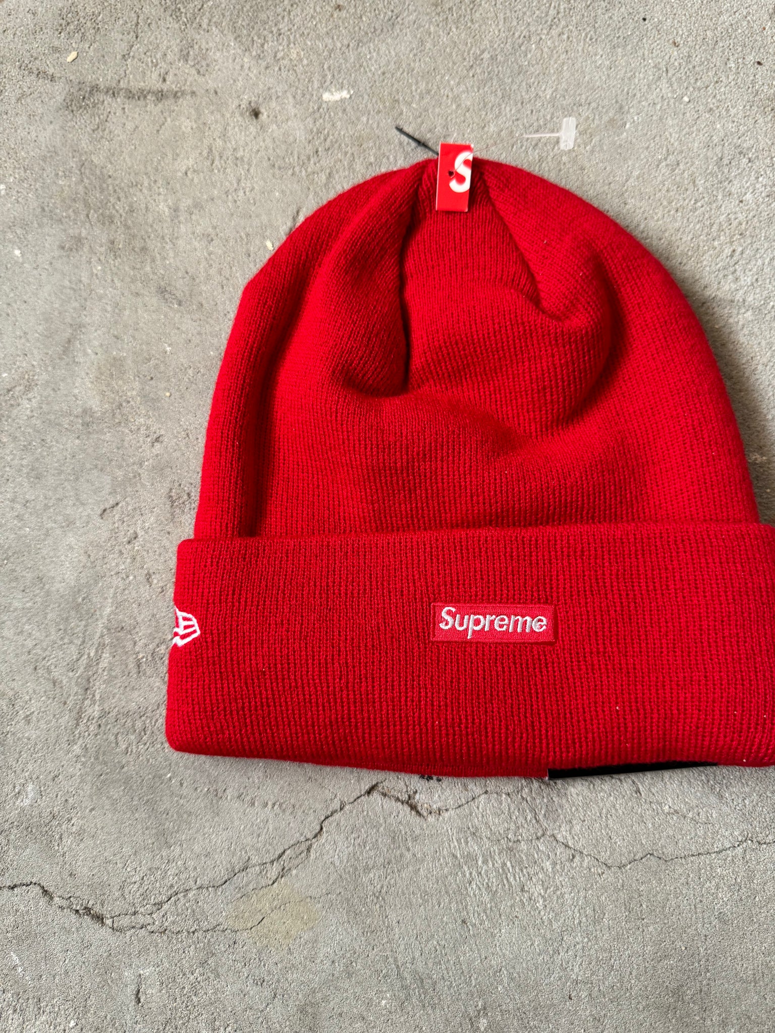 Supreme New Era S Logo Beanie 'Red'