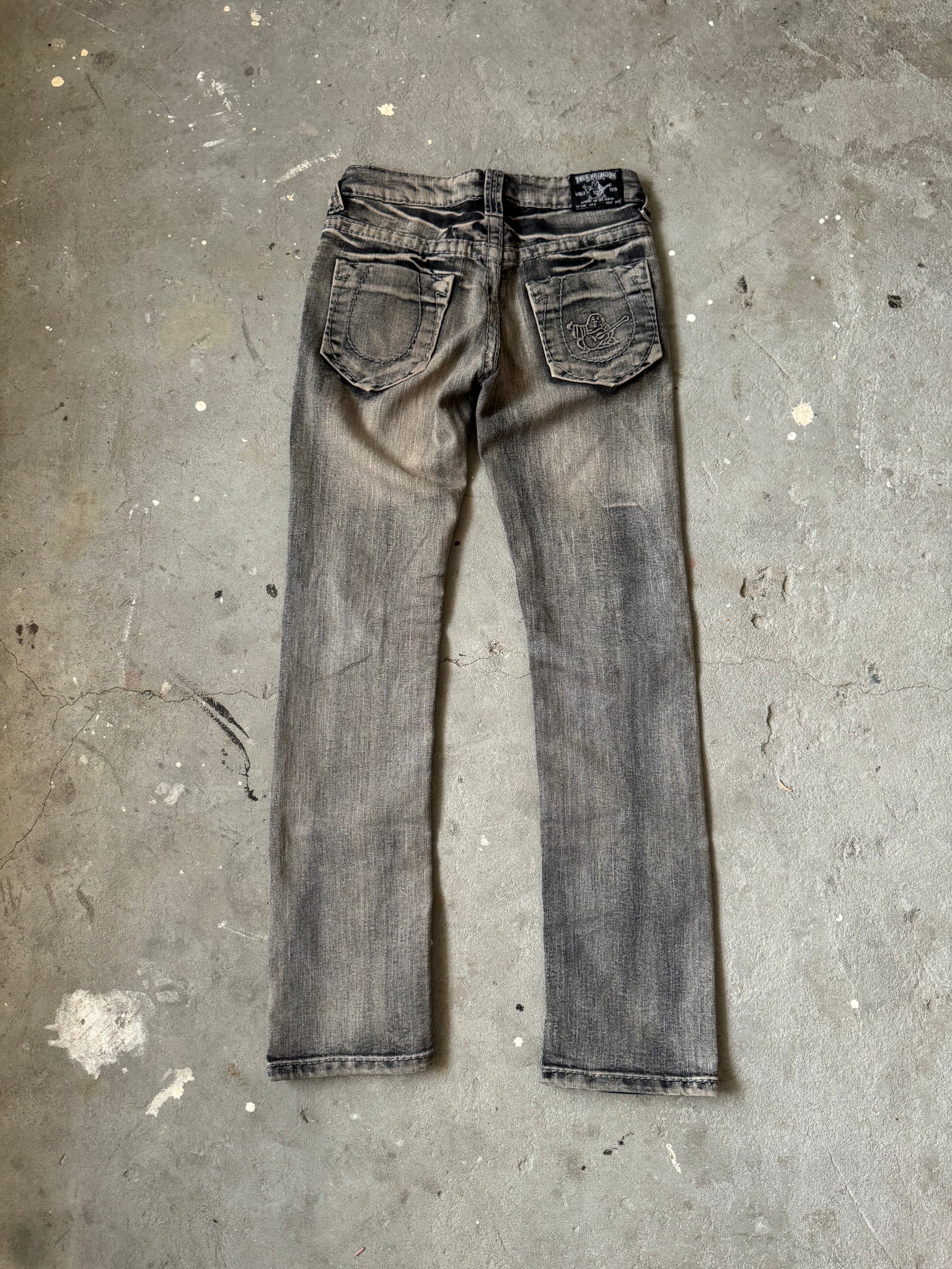 True Religon WMNS Julie Grey Distressed Limited Edition Jeans (SIZE 26)