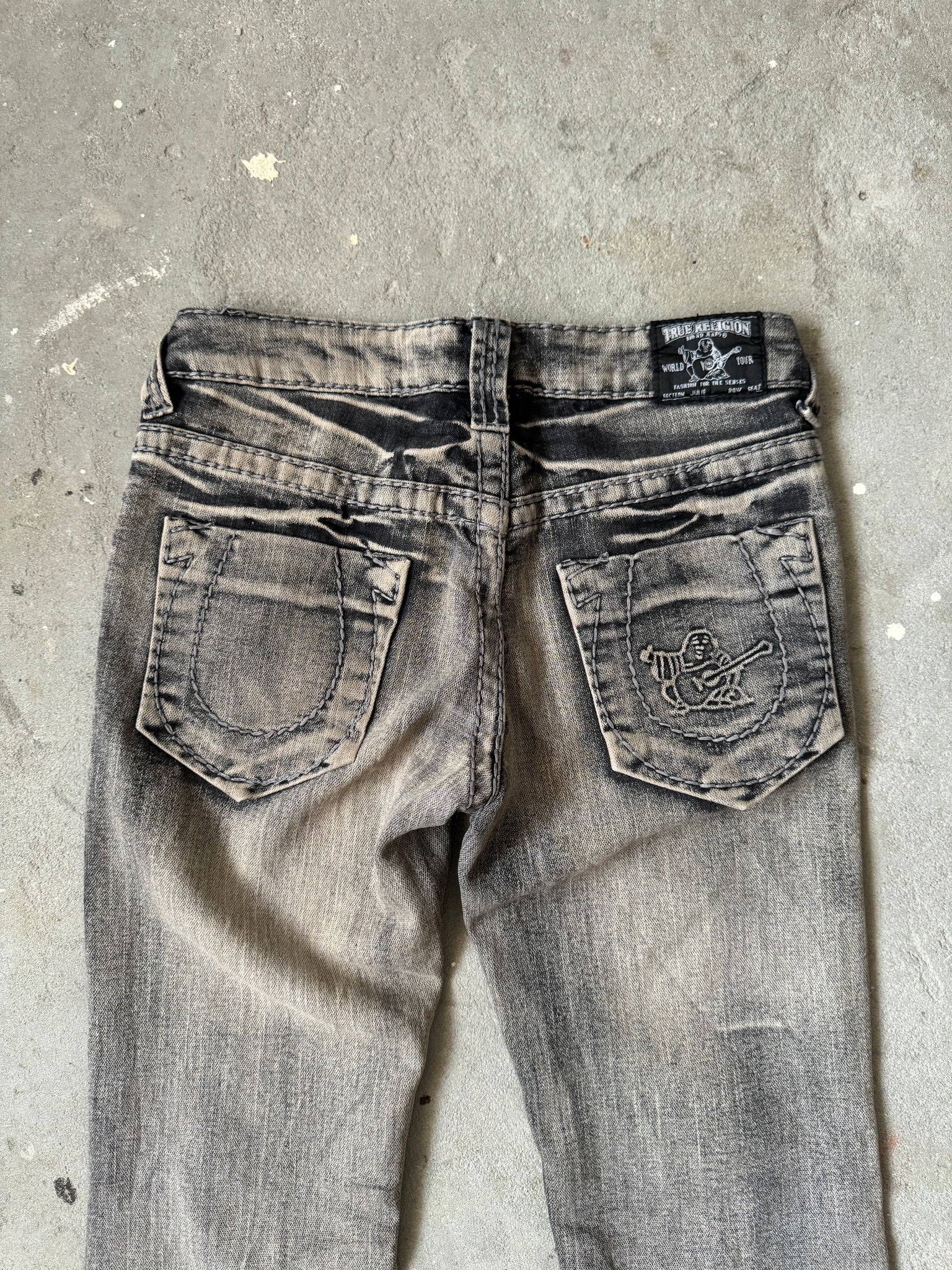 True Religon WMNS Julie Grey Distressed Limited Edition Jeans (SIZE 26)