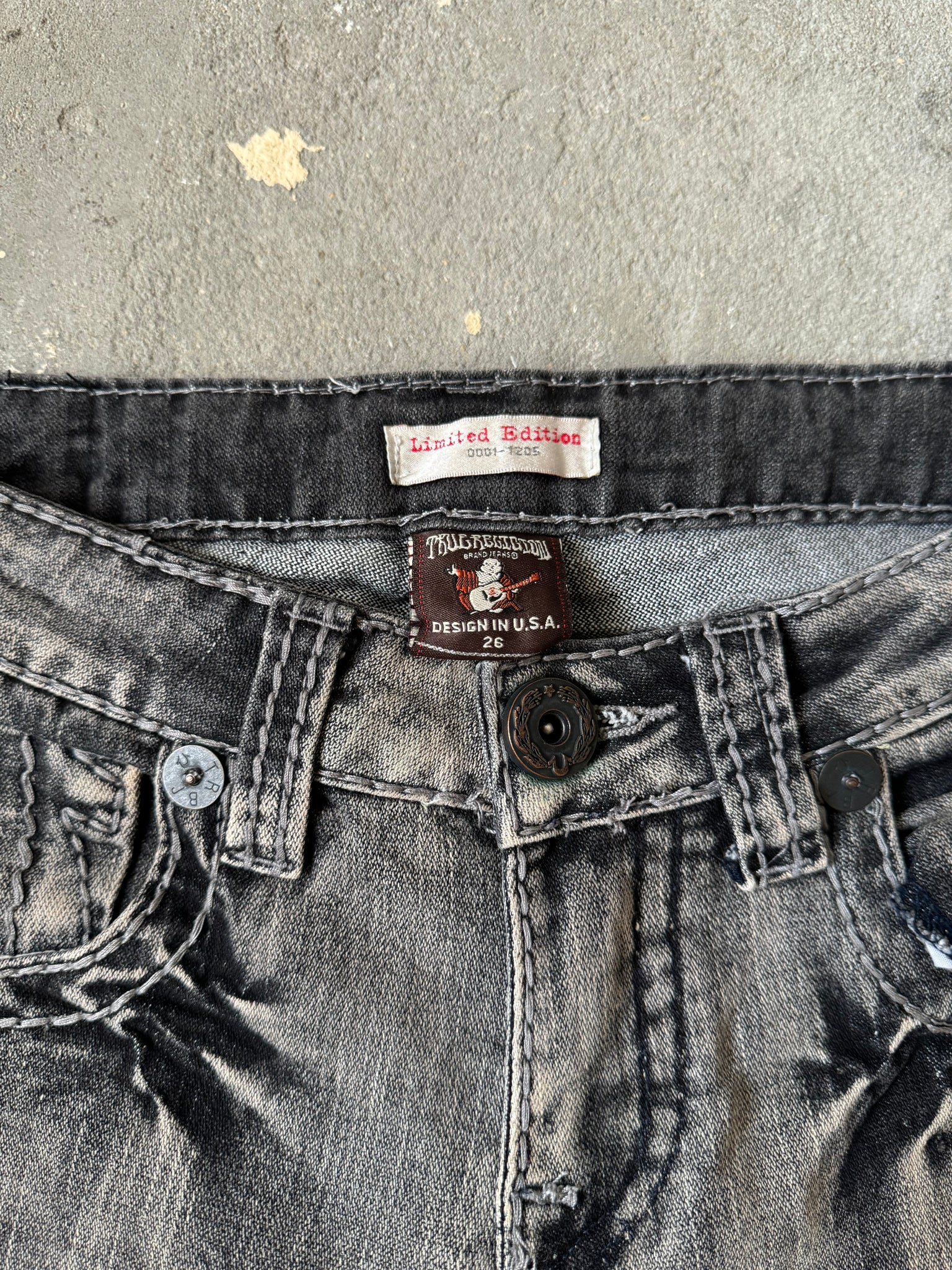 True Religon WMNS Julie Grey Distressed Limited Edition Jeans (SIZE 26)