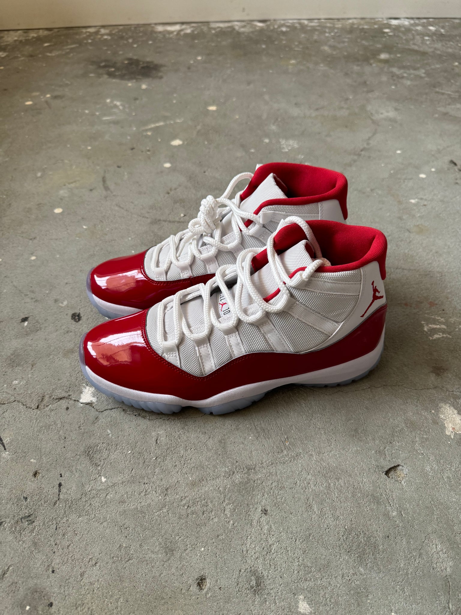 Nike Air Jordan 11 'Cherry' (US10)