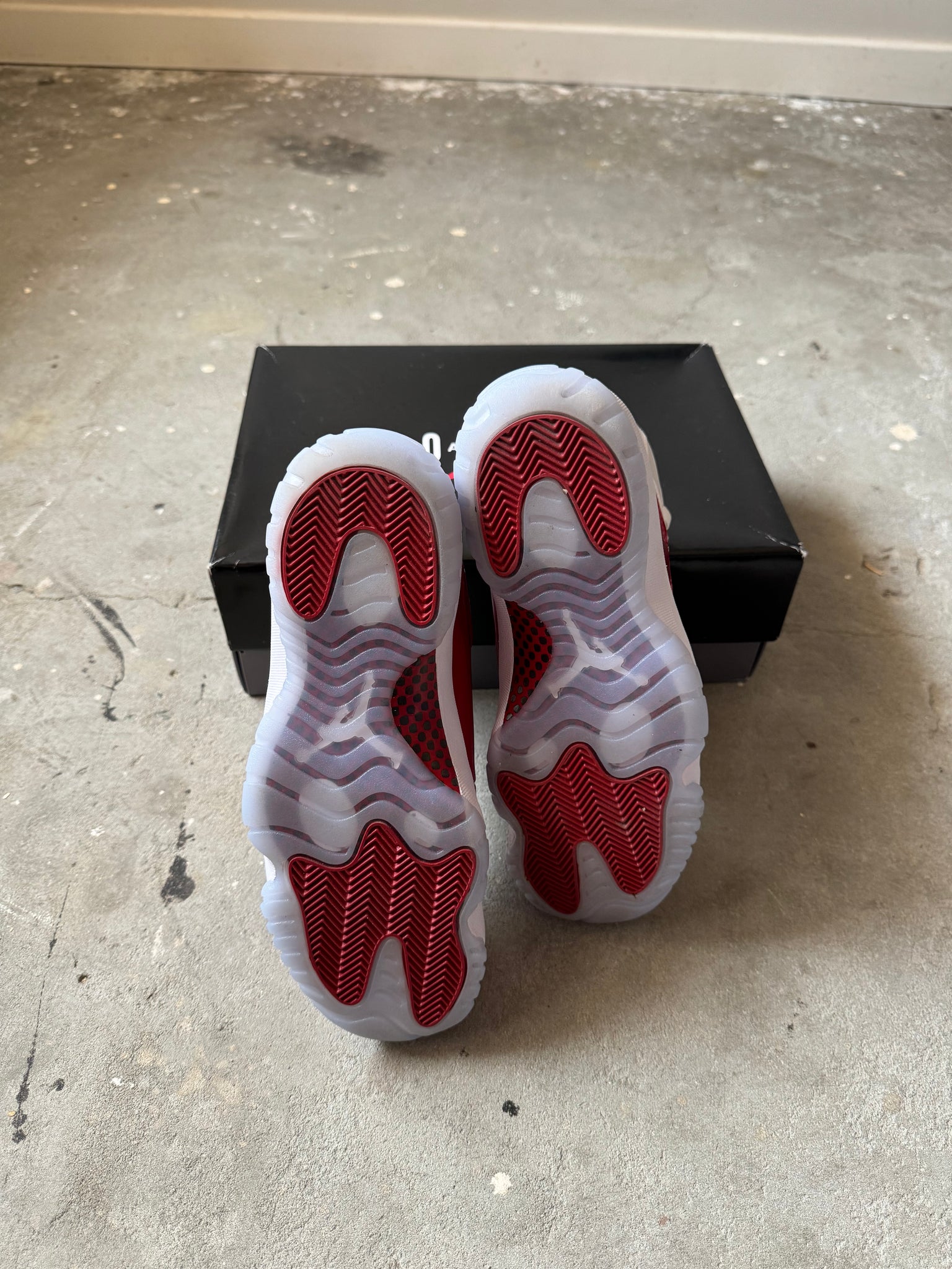 Nike Air Jordan 11 'Cherry' (US10)