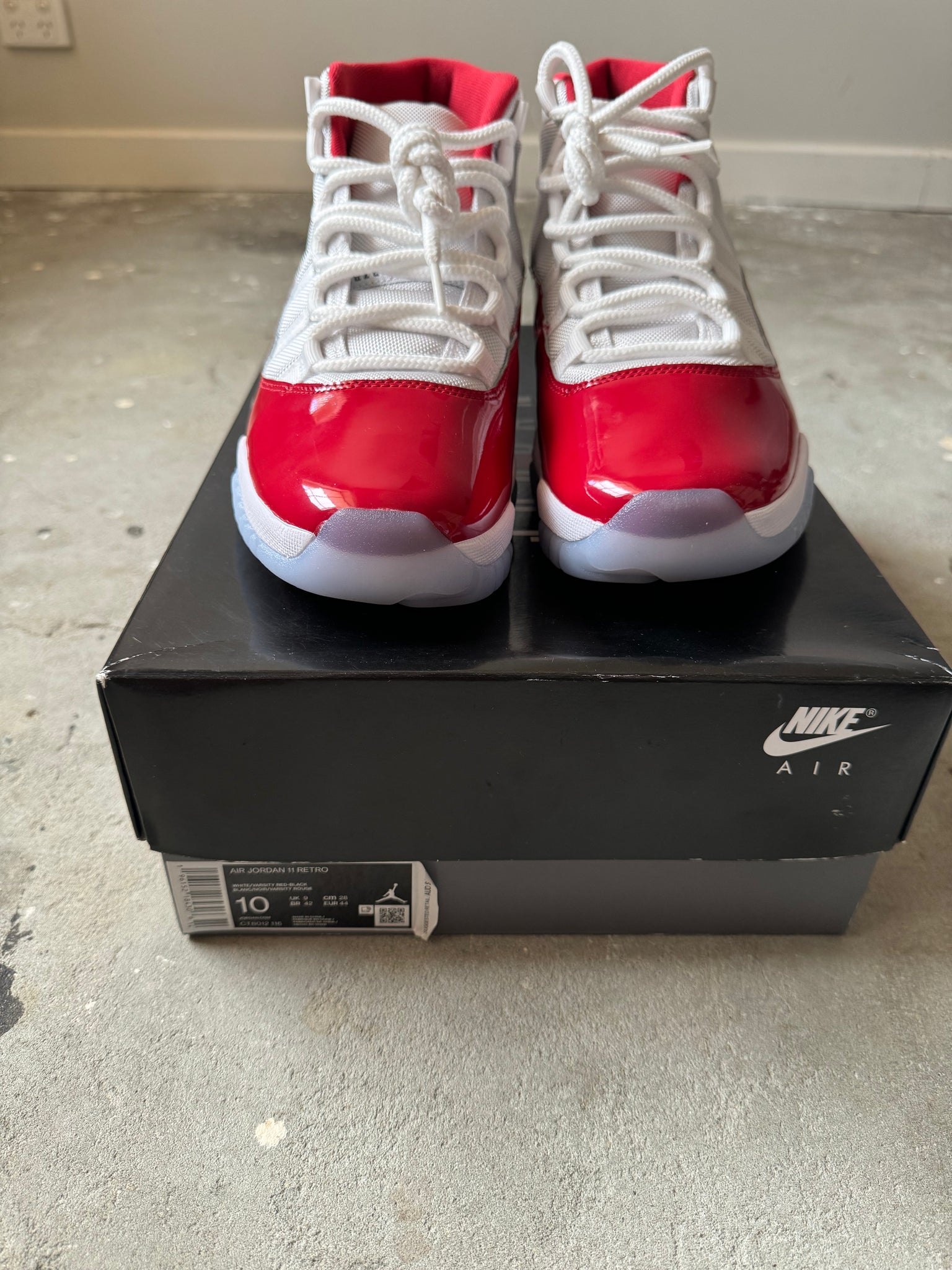 Nike Air Jordan 11 'Cherry' (US10)
