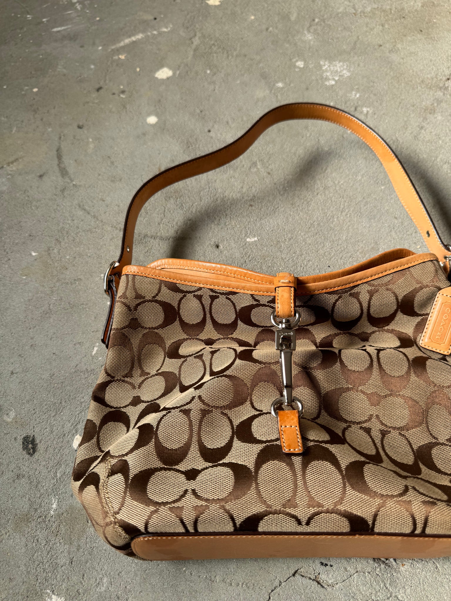 Coach Signature Sufflette Clip ShoulderBag Beige
