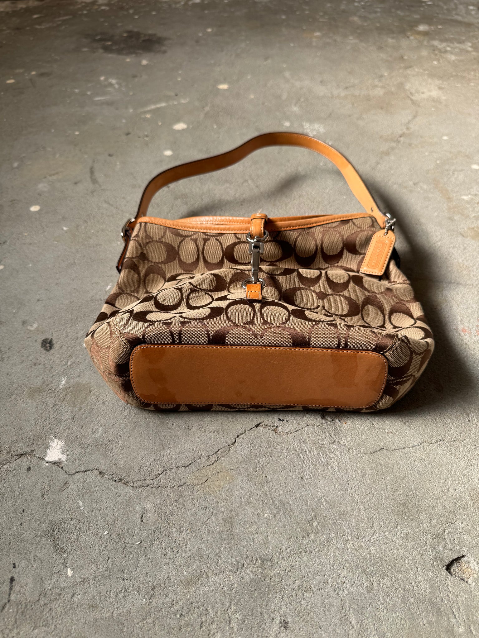 Coach Signature Sufflette Clip ShoulderBag Beige