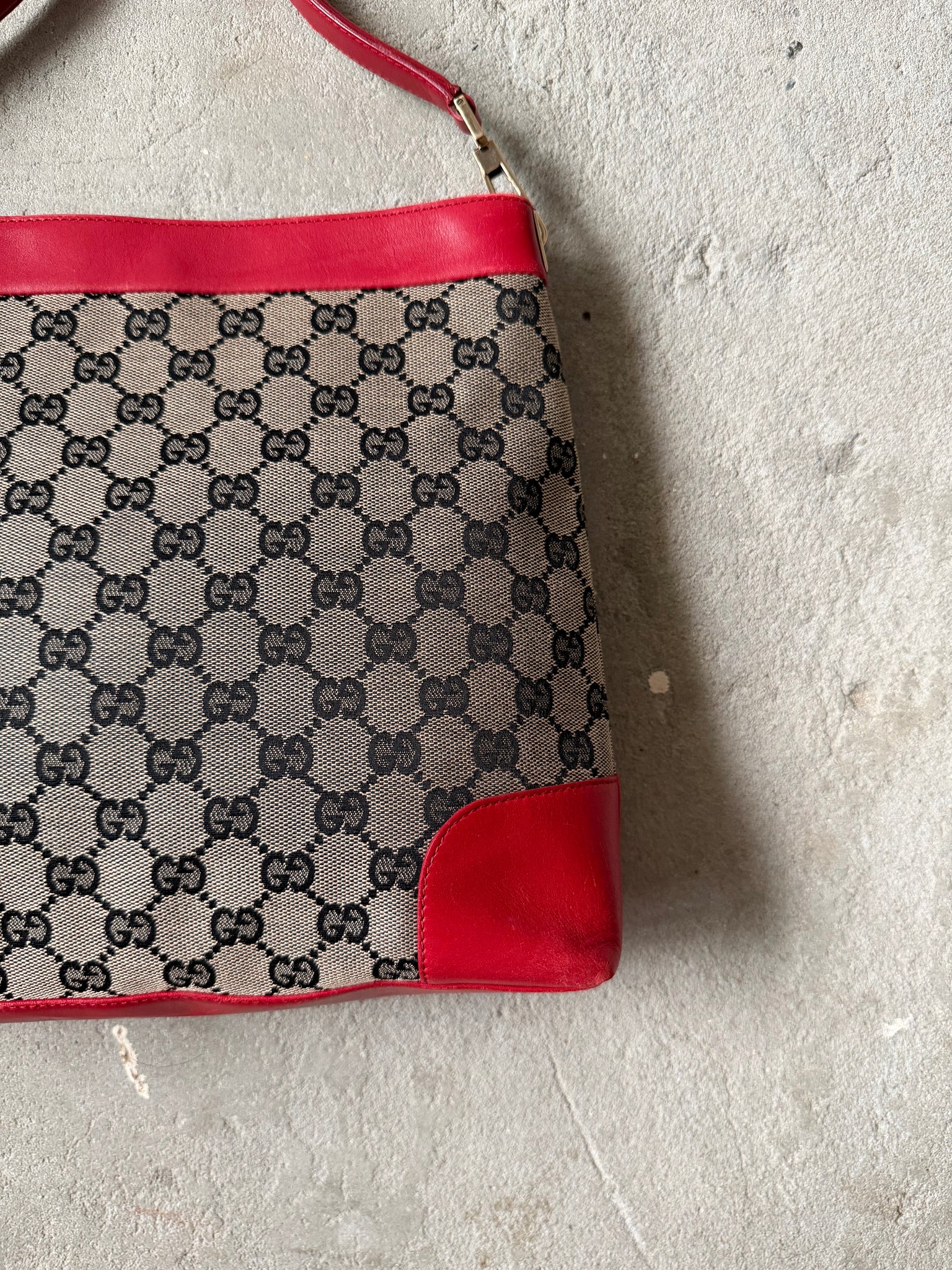 Gucci GG Monogram Bucket Shoulder Bag Grey/Red