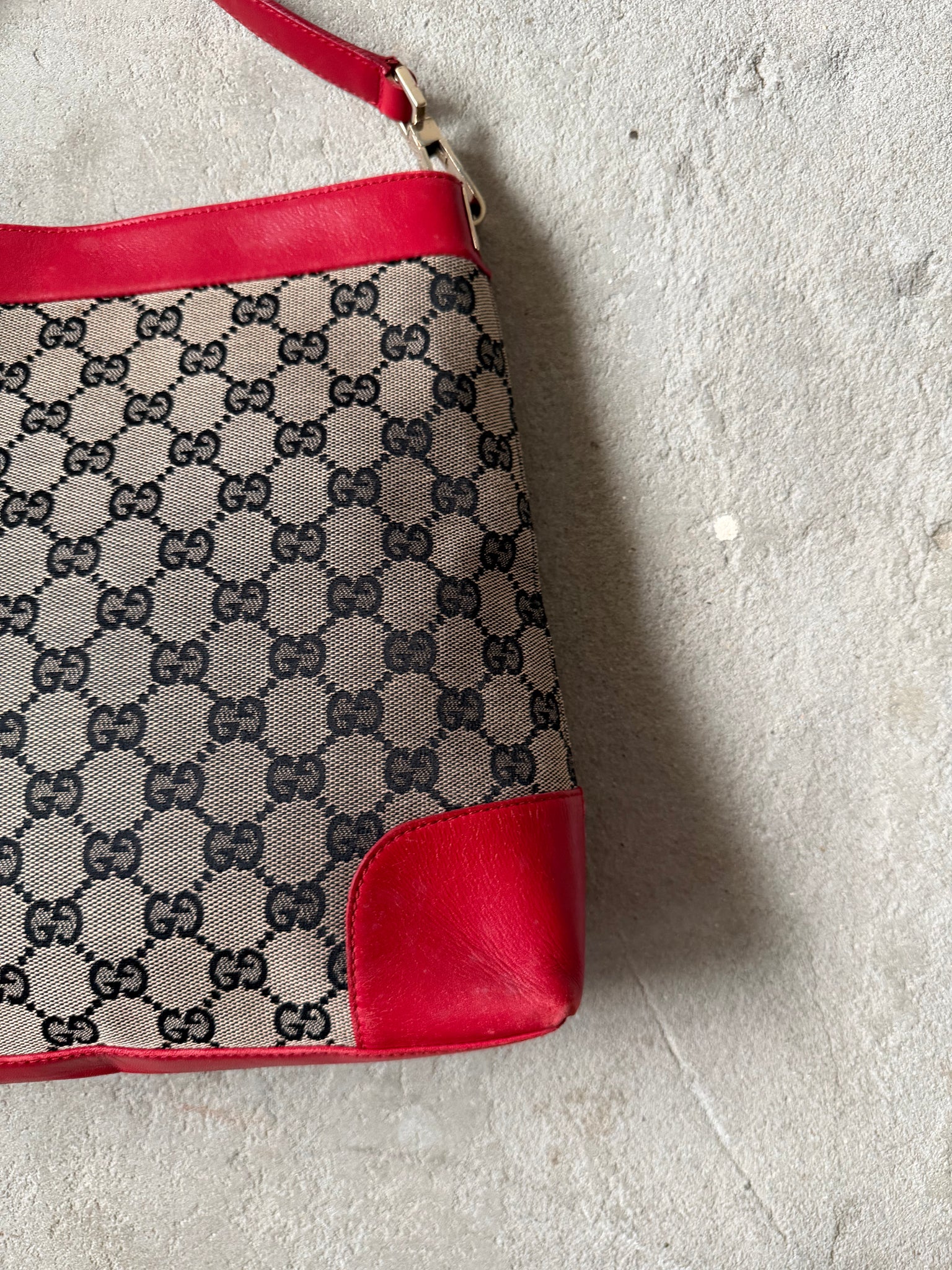 Gucci GG Monogram Bucket Shoulder Bag Grey/Red