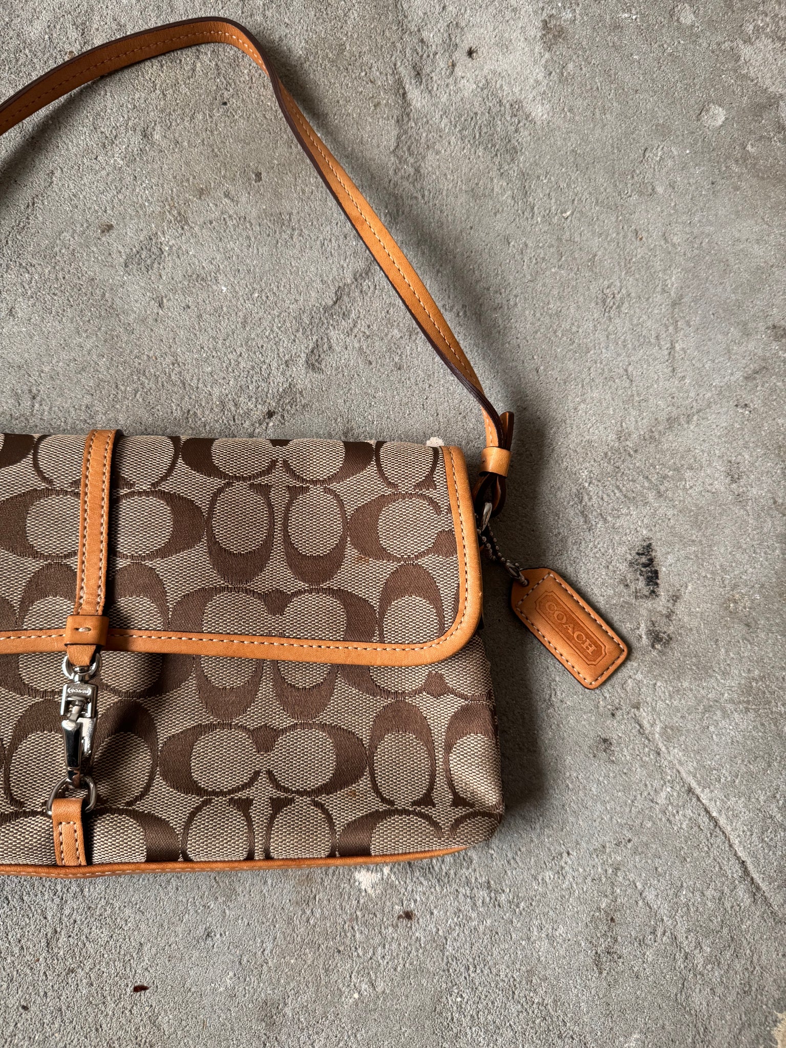 Coach Signature Demi Clip Bagguete Beige Shoulder Bag