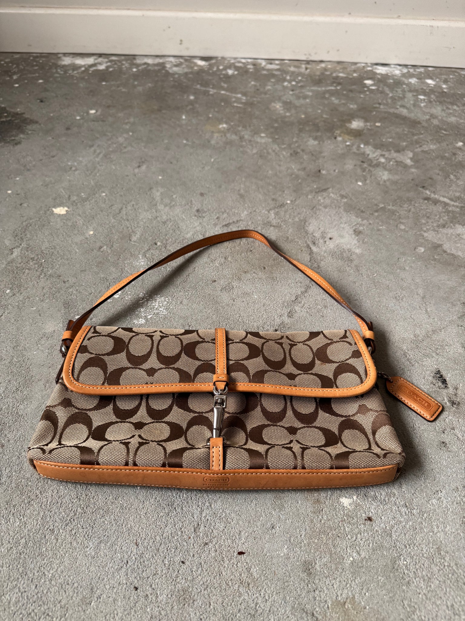Coach Signature Demi Clip Bagguete Beige Shoulder Bag