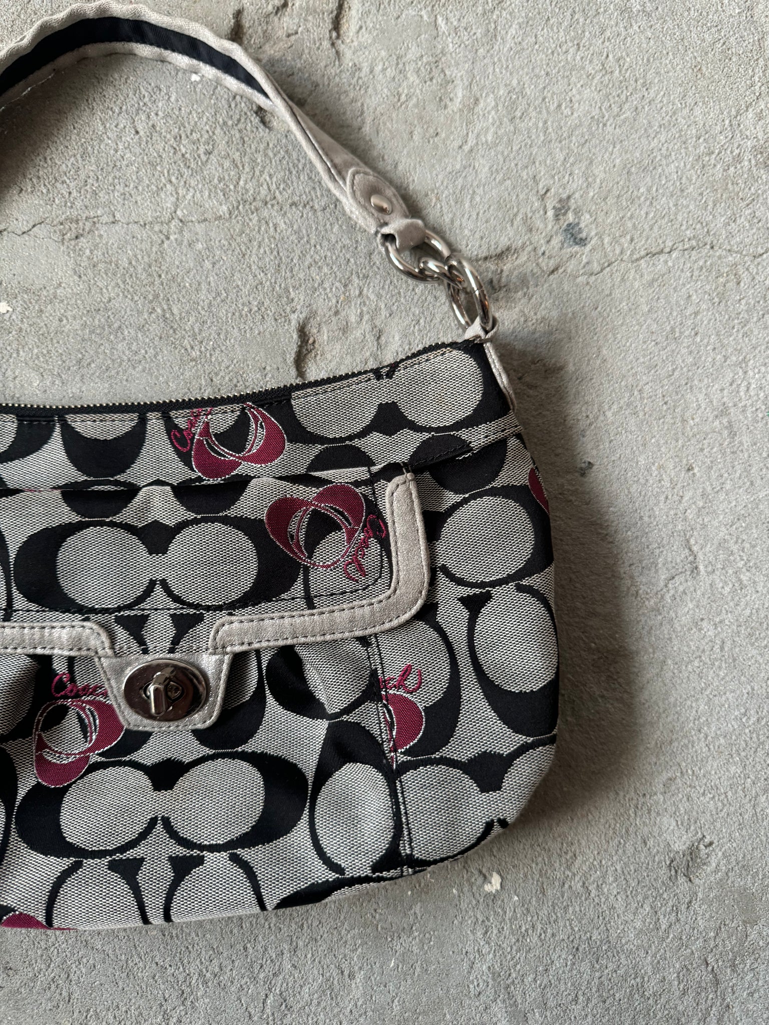 Coach Signature Embroidered Hearts Shoulder Bag Black/Grey