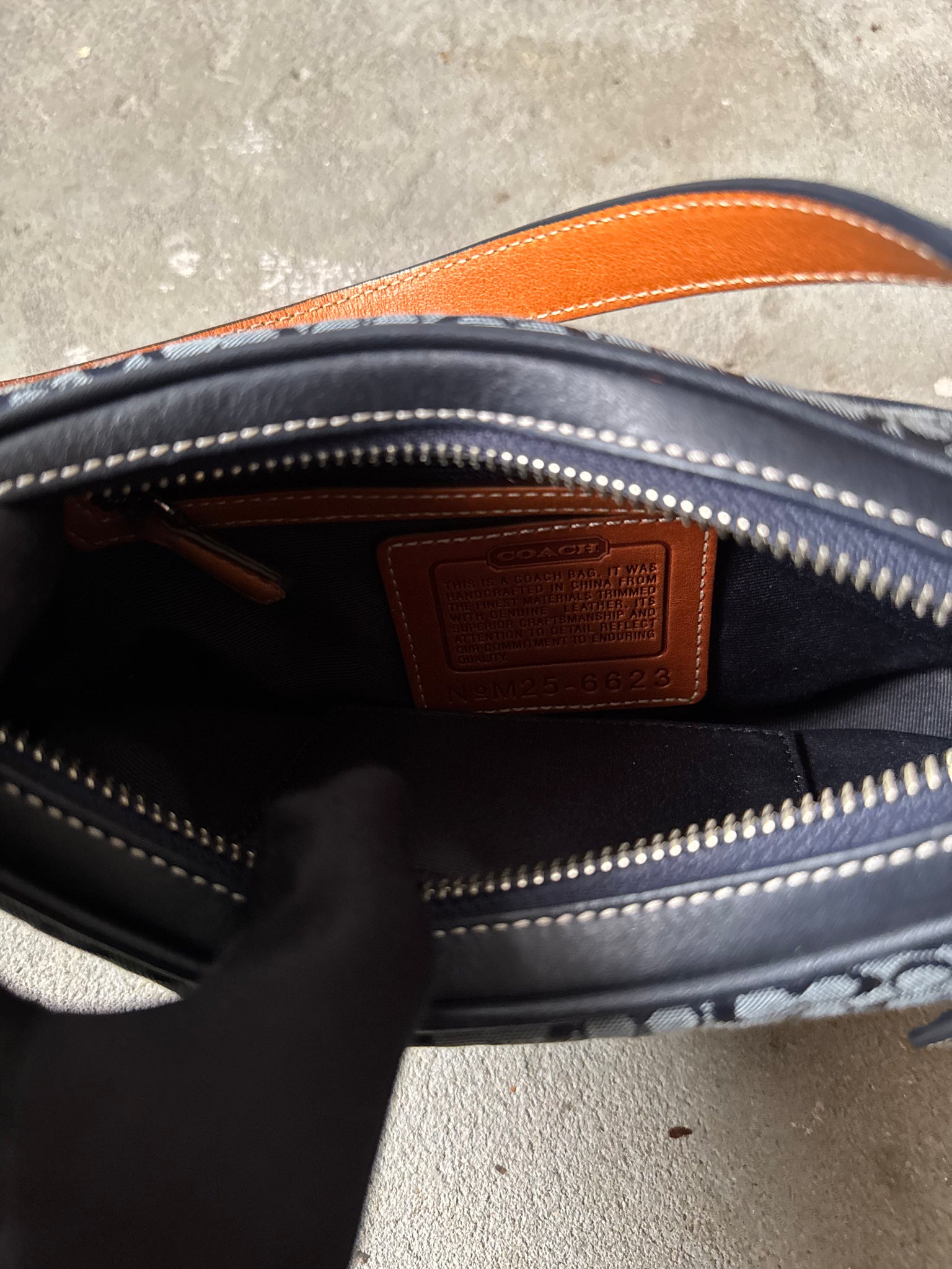 Coach Signature Shoulder Bag Navy/Black
