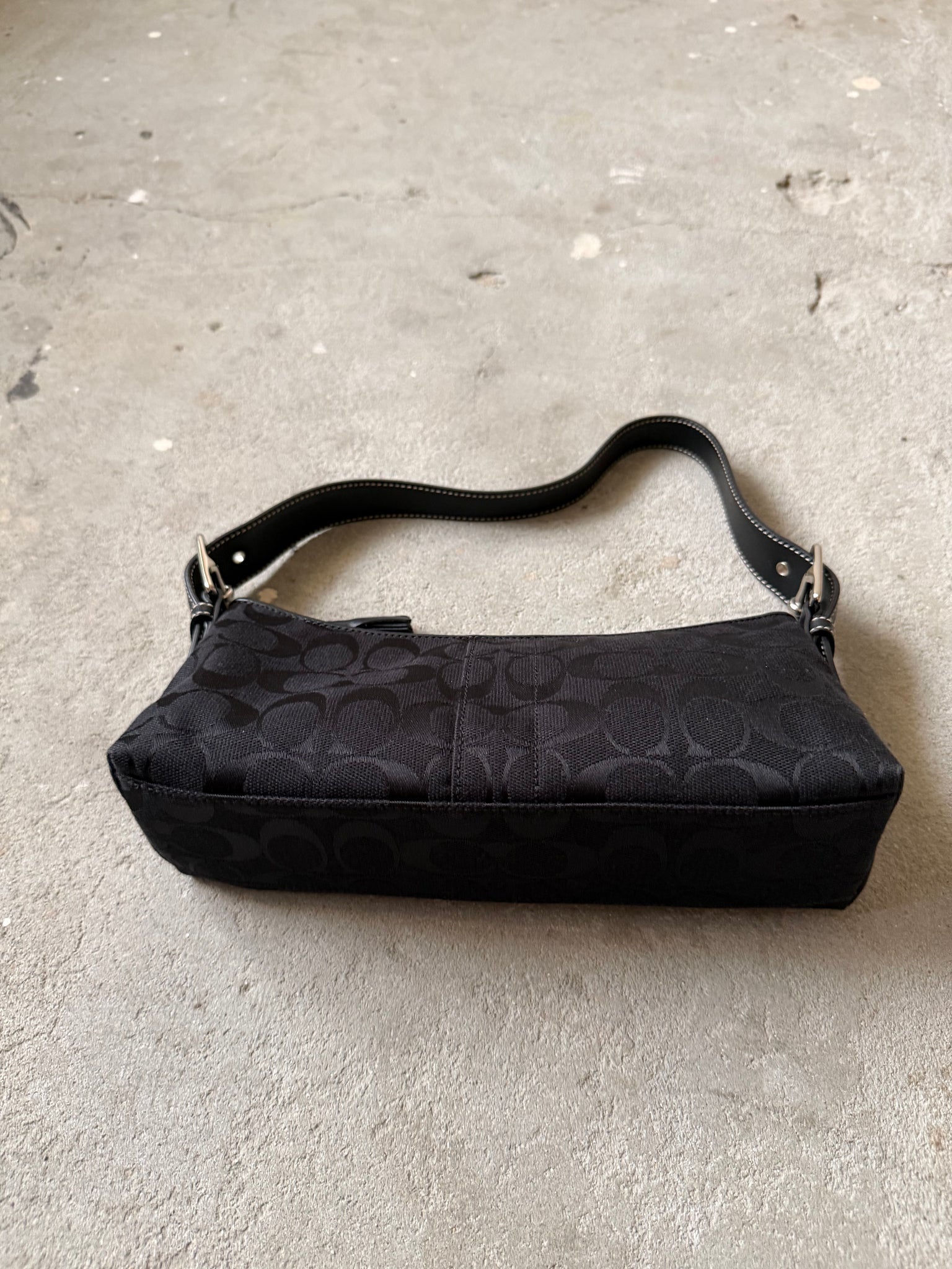 Coach Signature Hampton Baguette Shoulder Bag Black