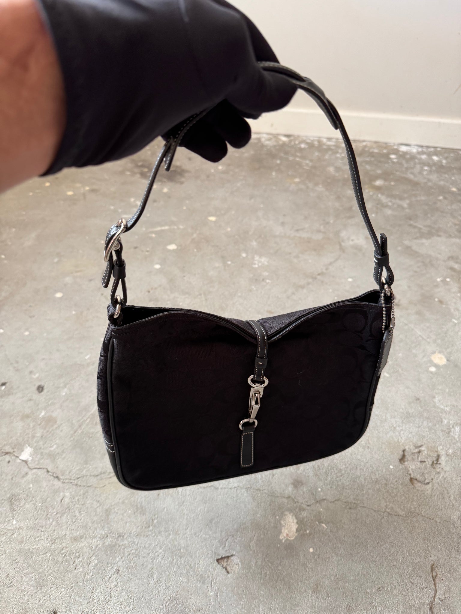 Coach Hobo Signature Clip Canvas Shoulder Bag 'Black'