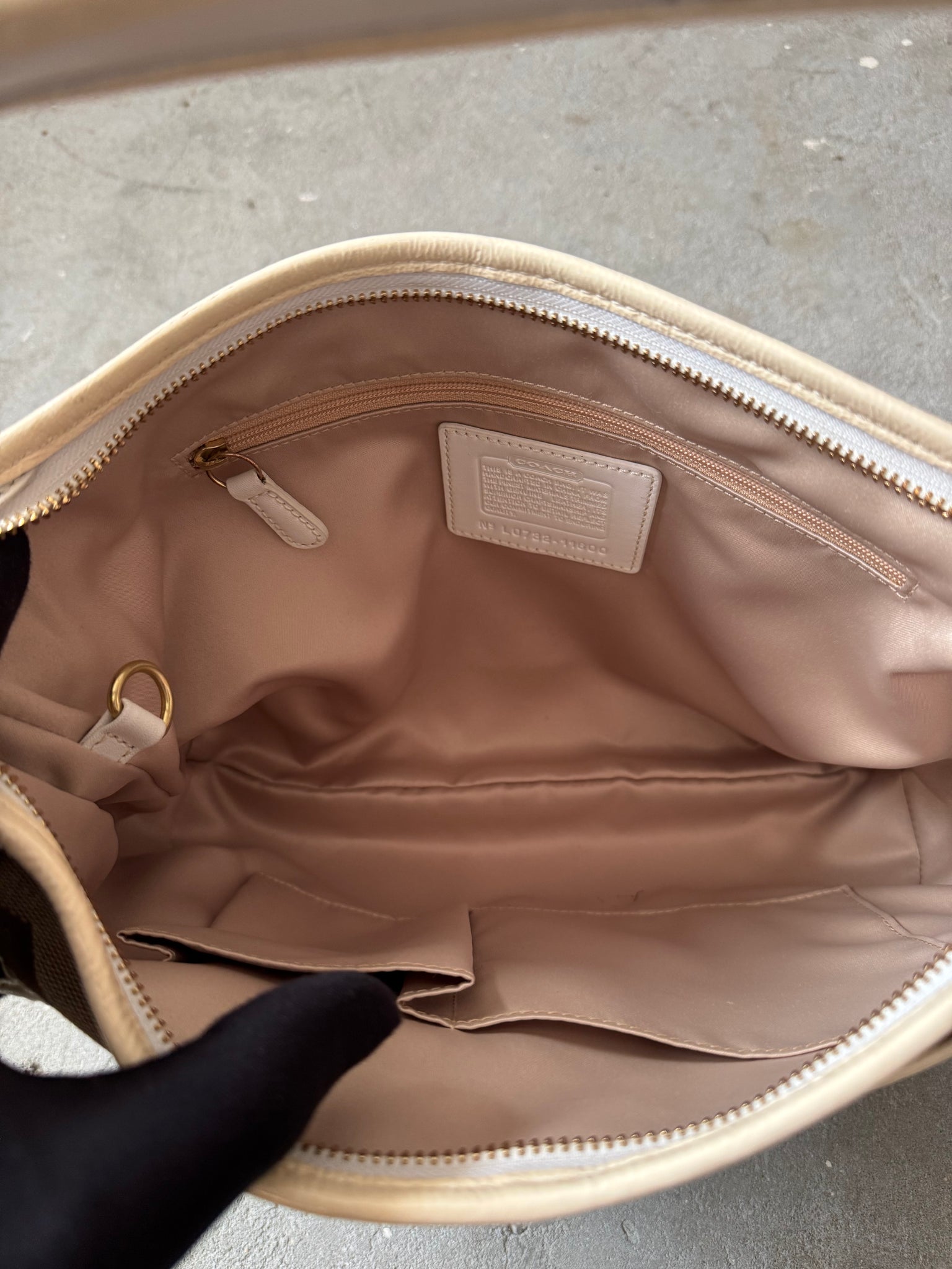 Coach Signature Ergo Hobo Shoulder Bag Beige/White