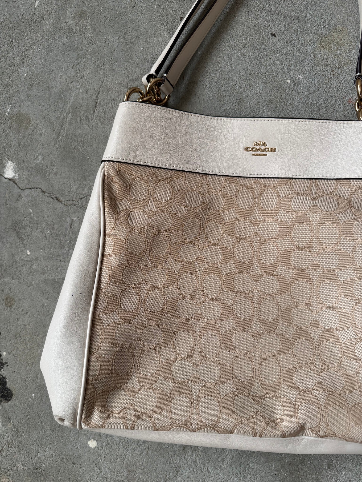 Coach Signature Lexy Shoulder Bag Beige/Ivory