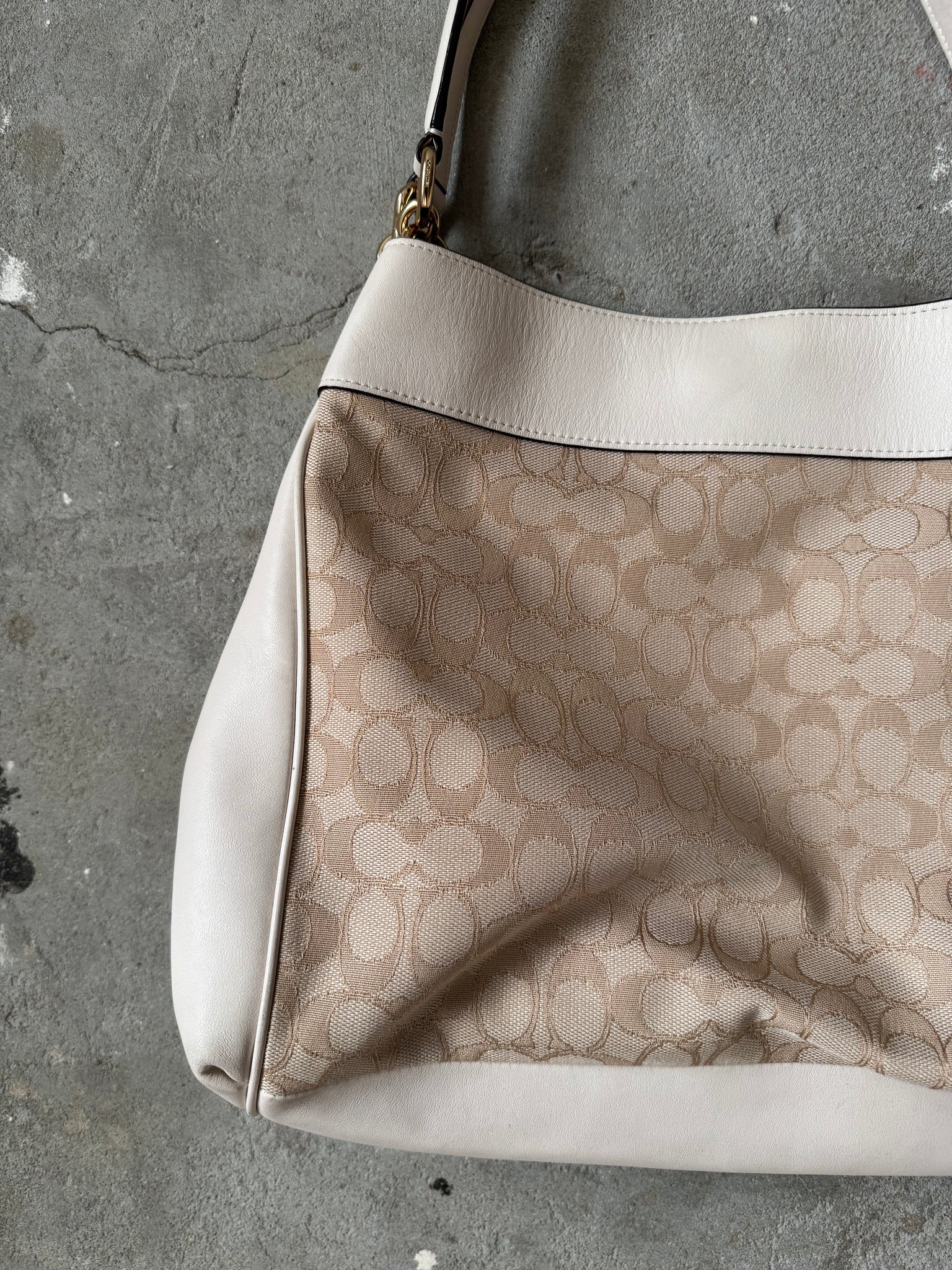 Coach Signature Lexy Shoulder Bag Beige/Ivory