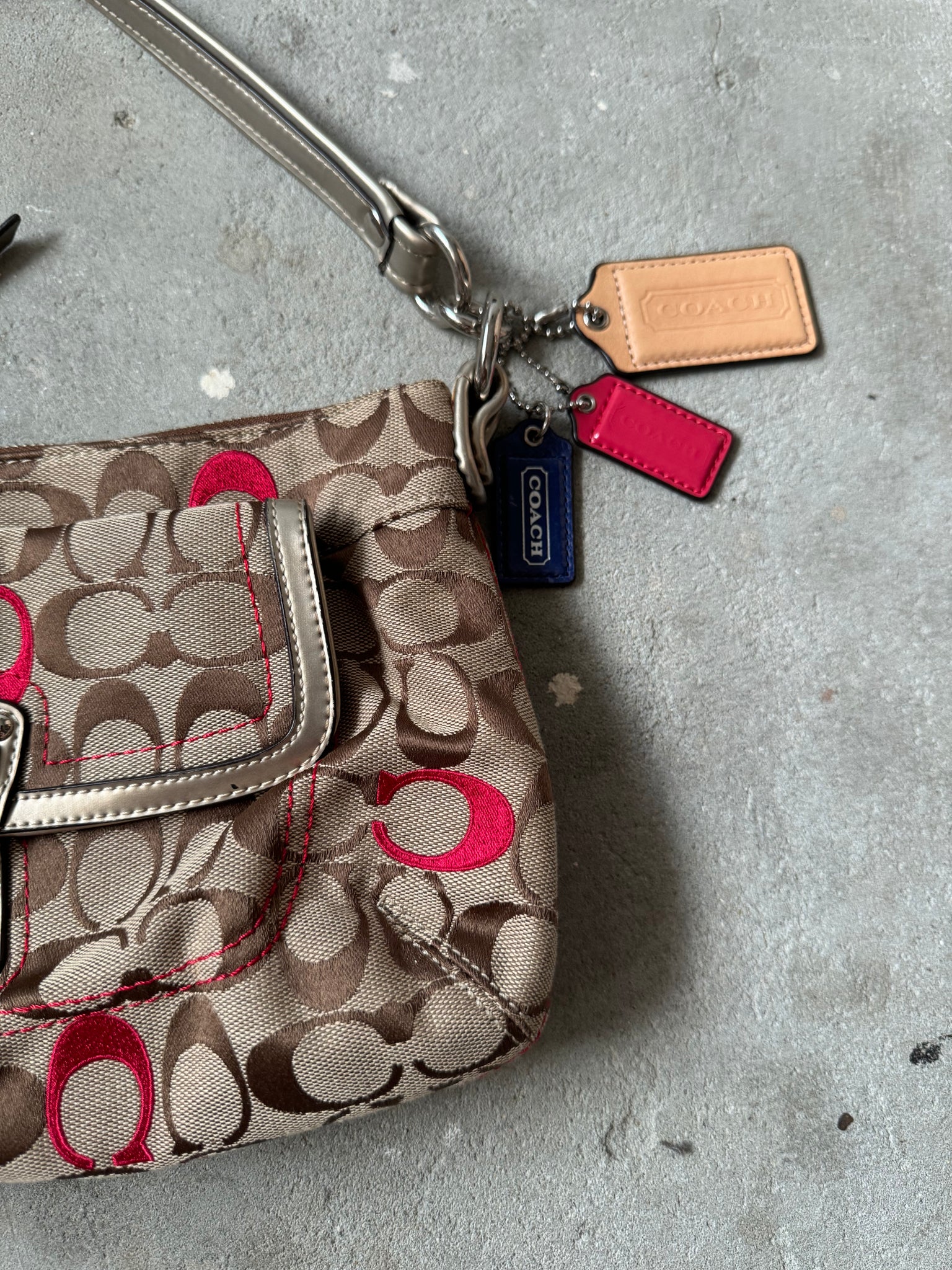Coach Embroidered Signature Hand Bag Beige/Red