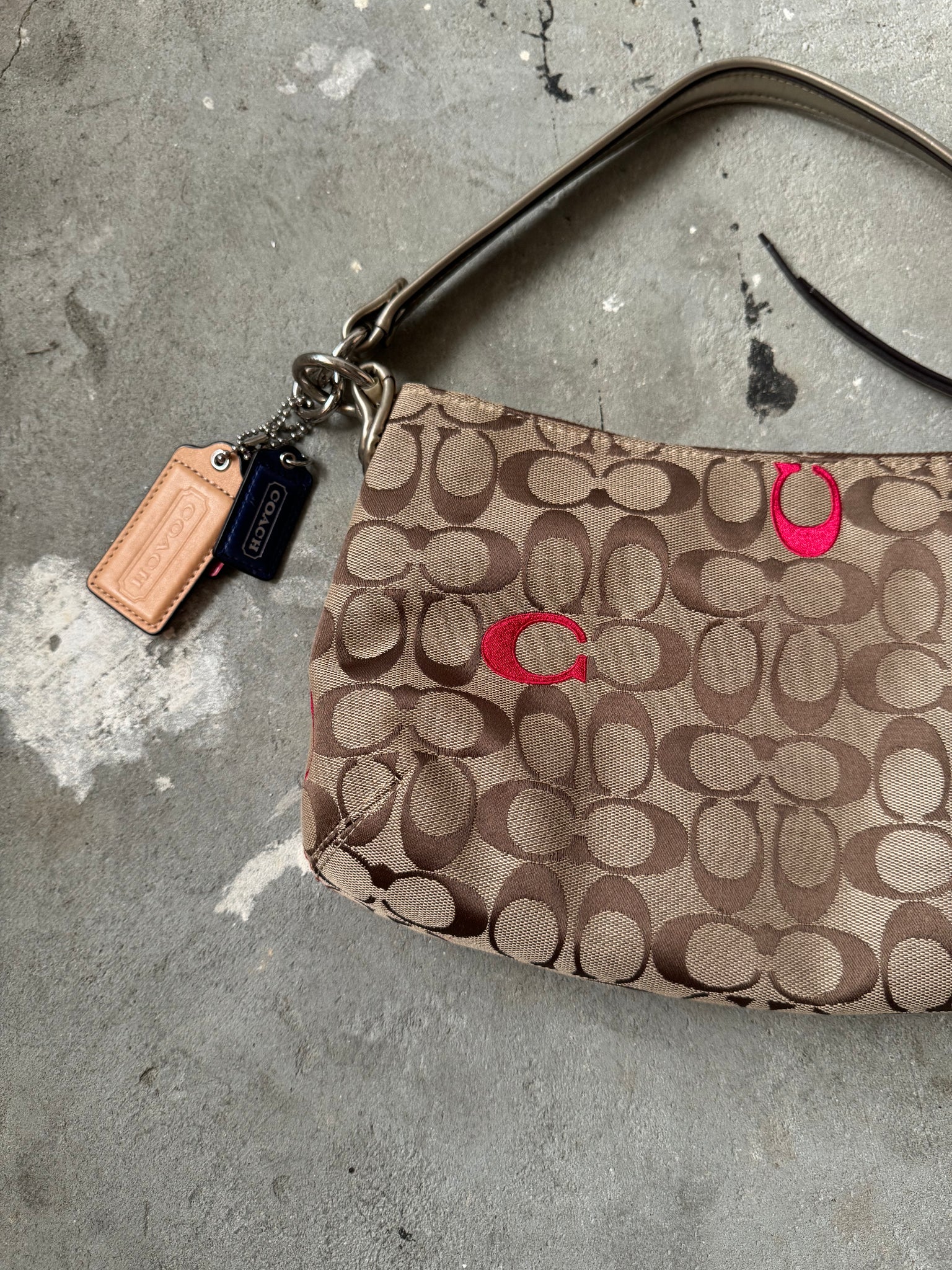 Coach Embroidered Signature Hand Bag Beige/Red