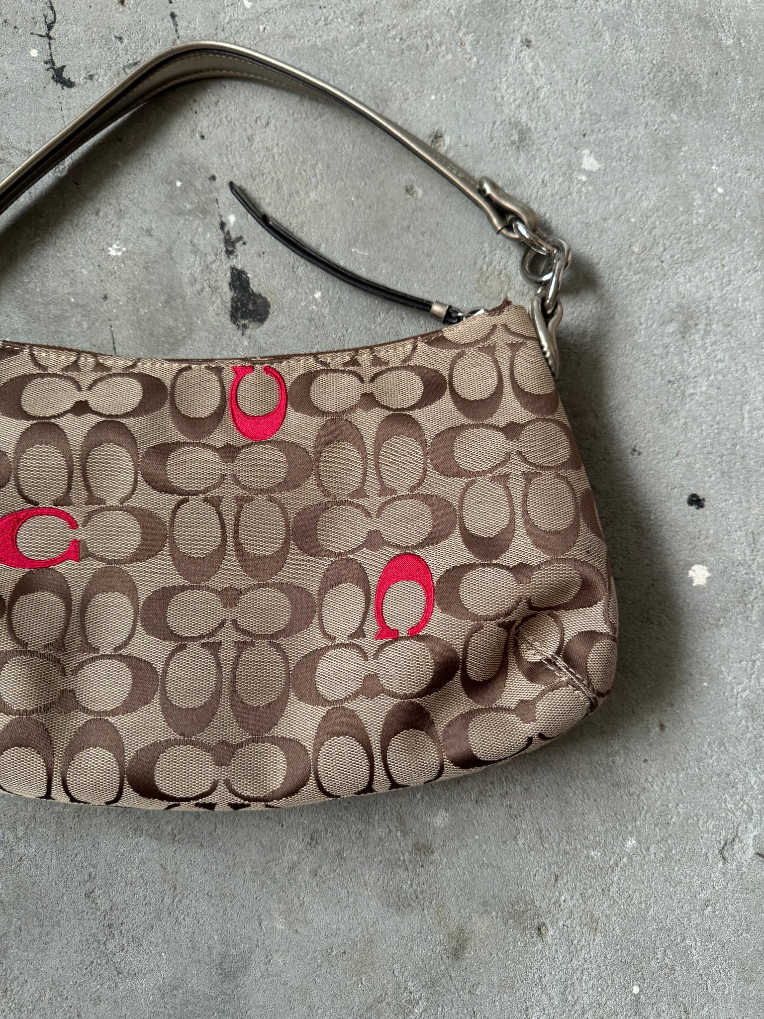 Coach Embroidered Signature Hand Bag Beige/Red