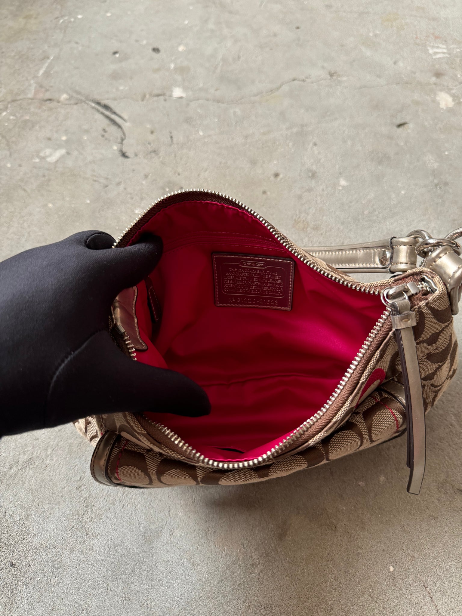 Coach Embroidered Signature Hand Bag Beige/Red