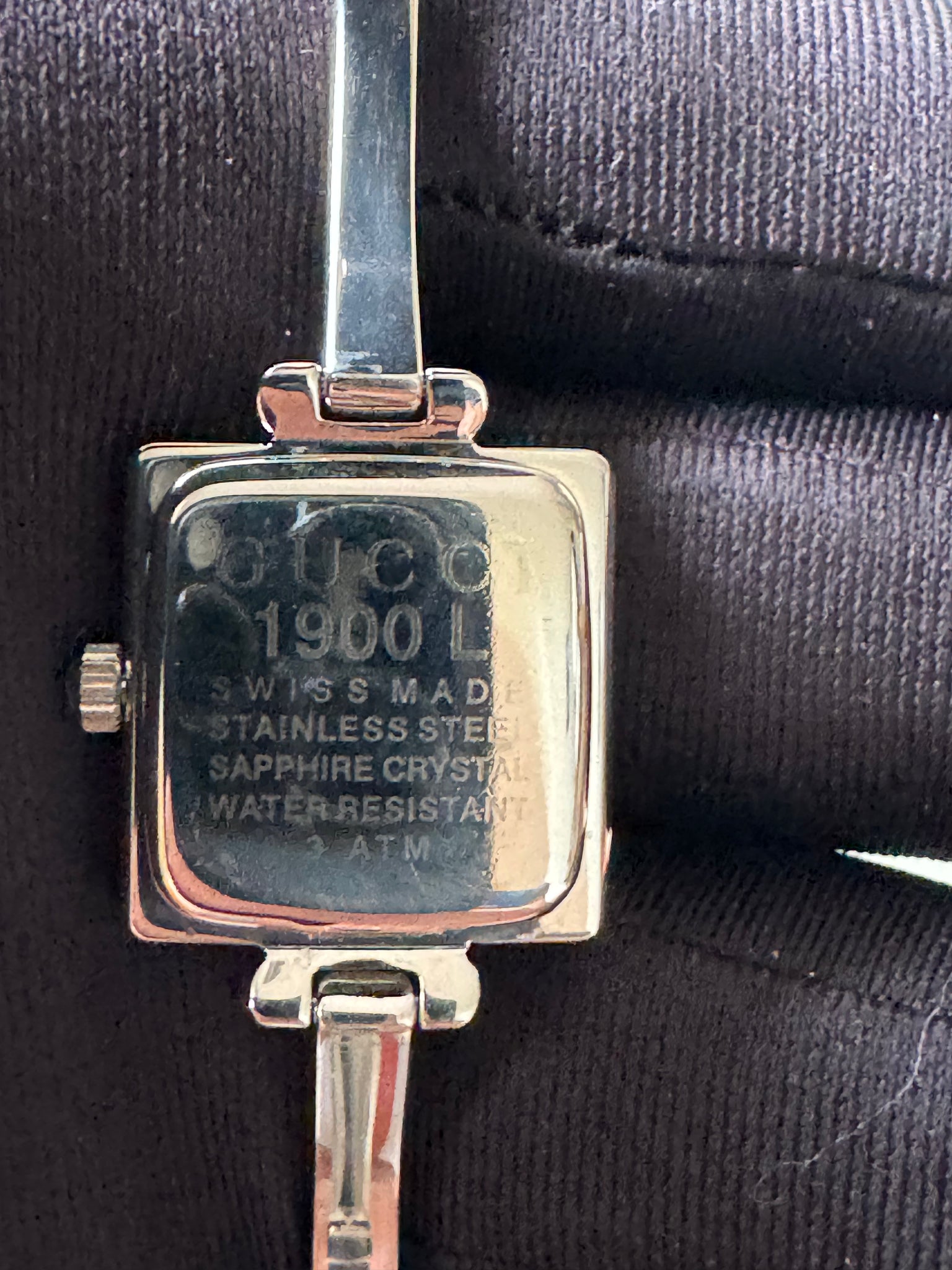 Gucci 1900L Bangle Black Dial Watch
