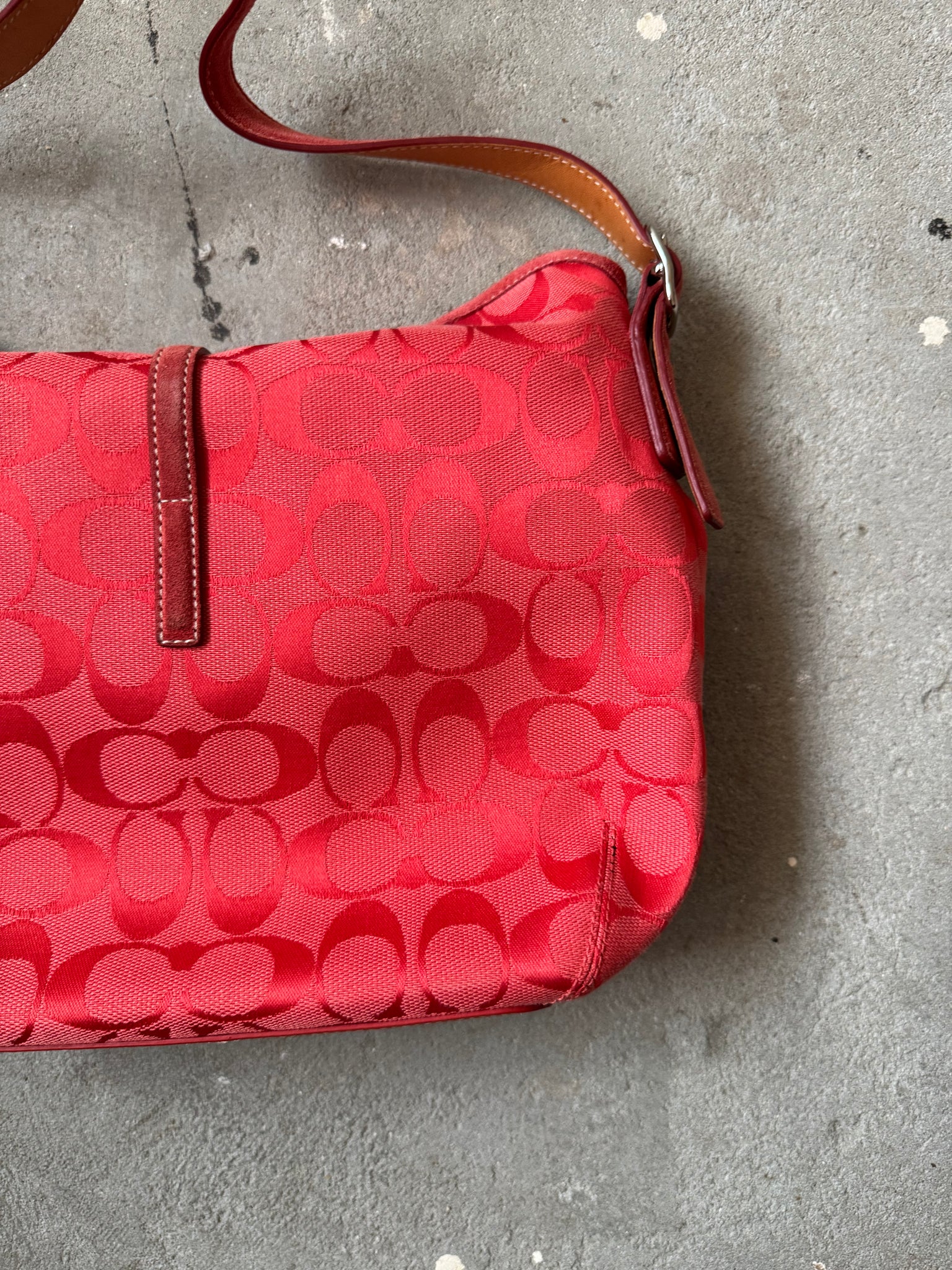 Coach Signature Clip Shoulder Bag Red