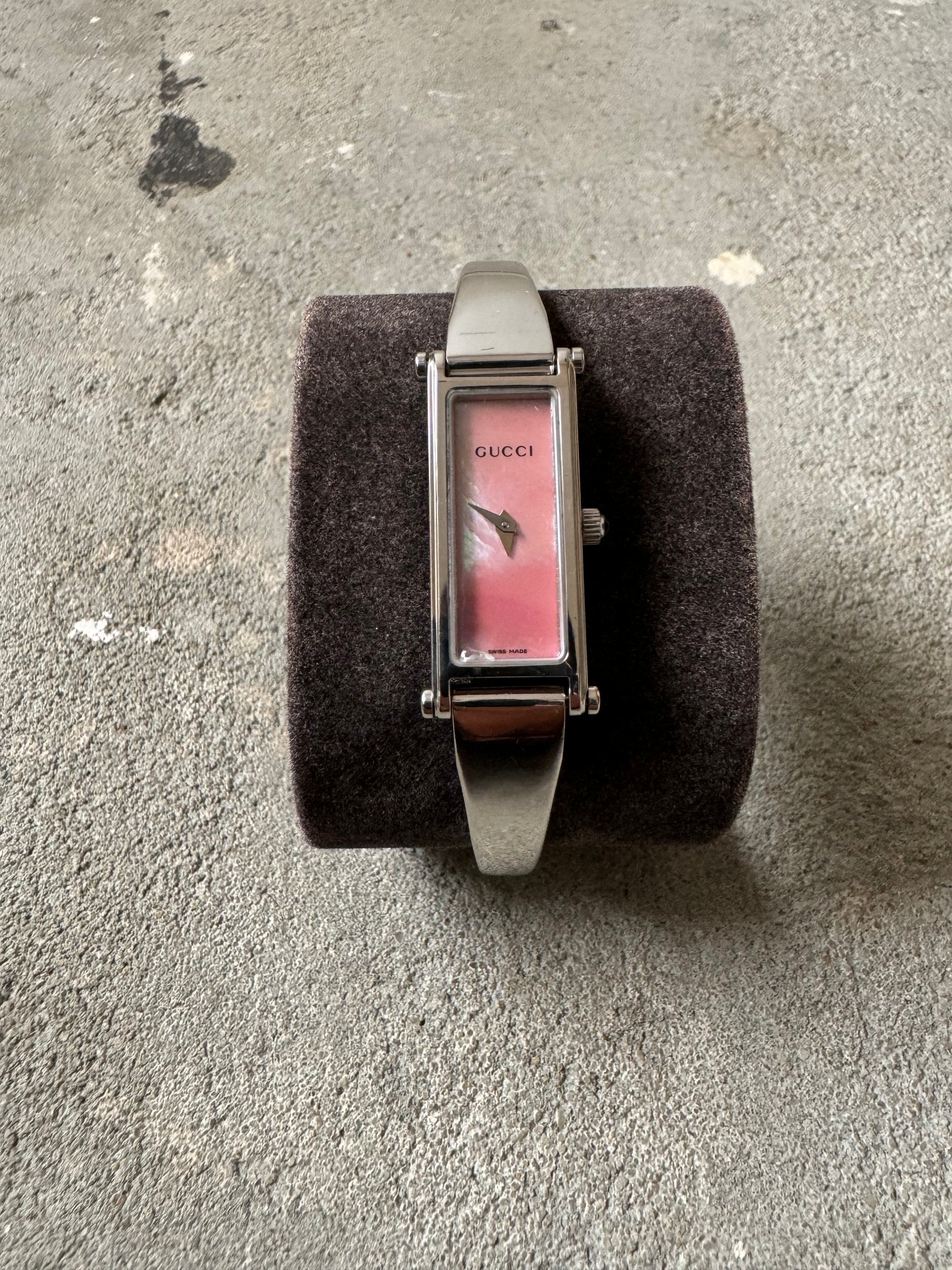 Gucci 1500L Bangle Pink Mother Of Pearl Dial Watch
