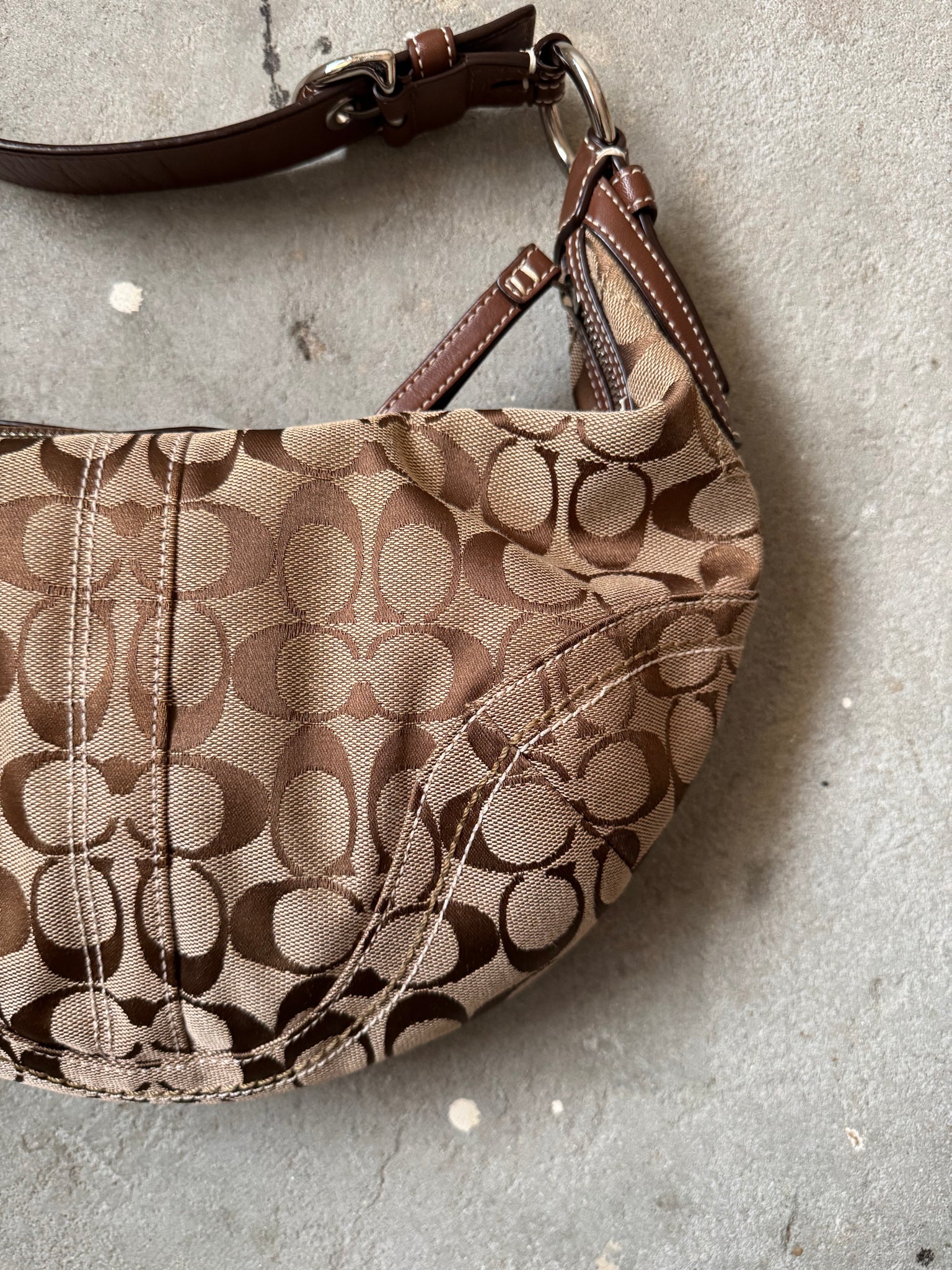 Coach Signature Soho Shoulder Bag Beige/Brown