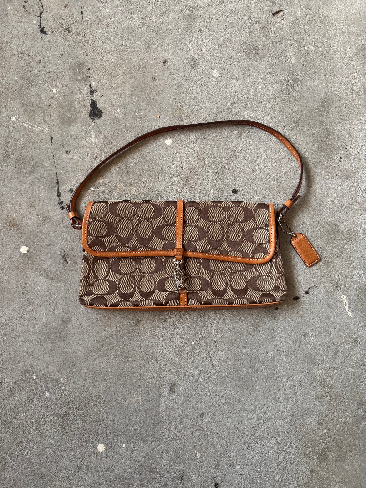 Coach Signature Demi Clip Bagguete Beige Shoulder Bag