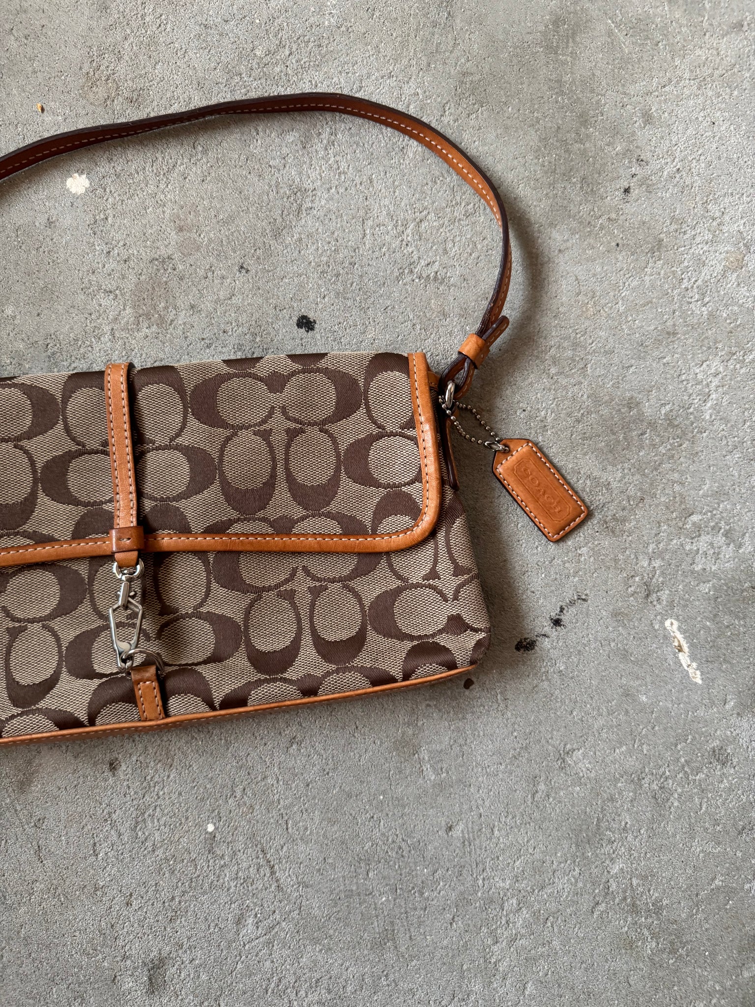 Coach Signature Demi Clip Bagguete Beige Shoulder Bag