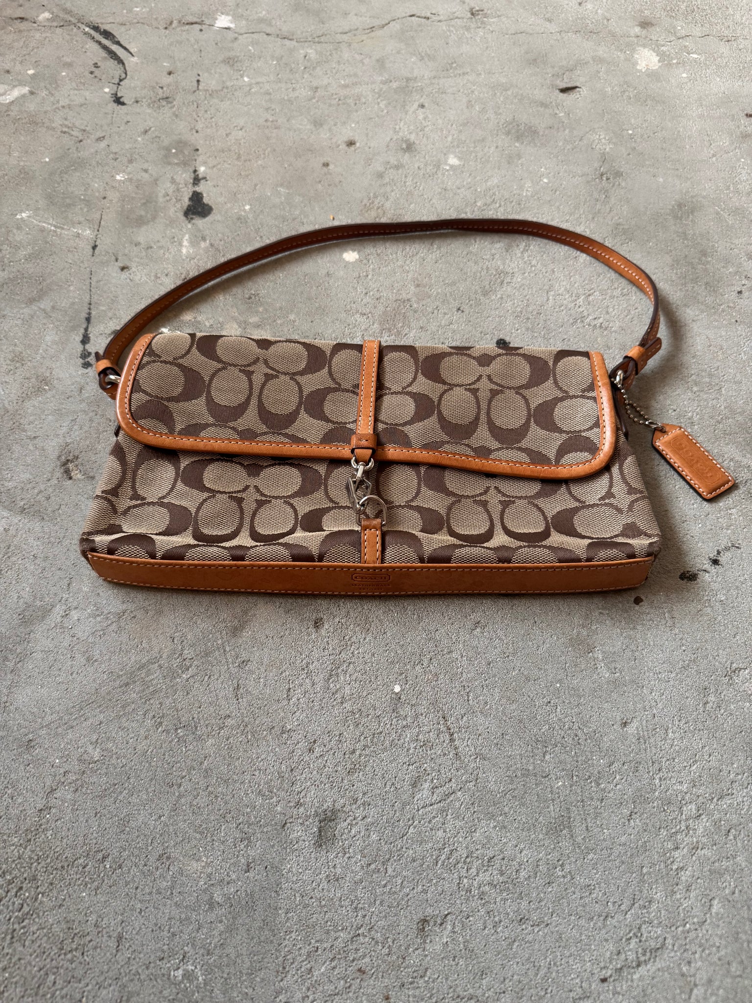 Coach Signature Demi Clip Bagguete Beige Shoulder Bag
