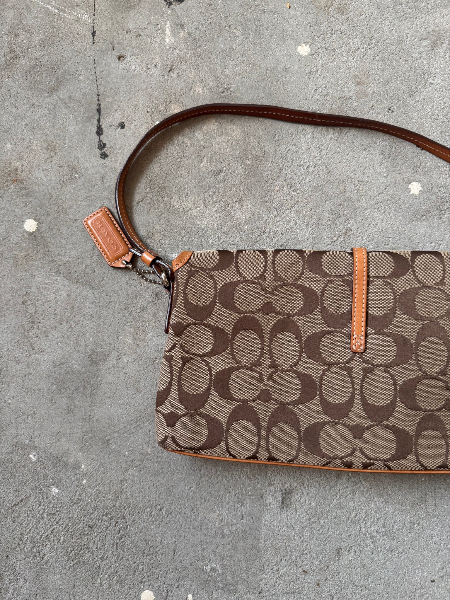 Coach Signature Demi Clip Bagguete Beige Shoulder Bag