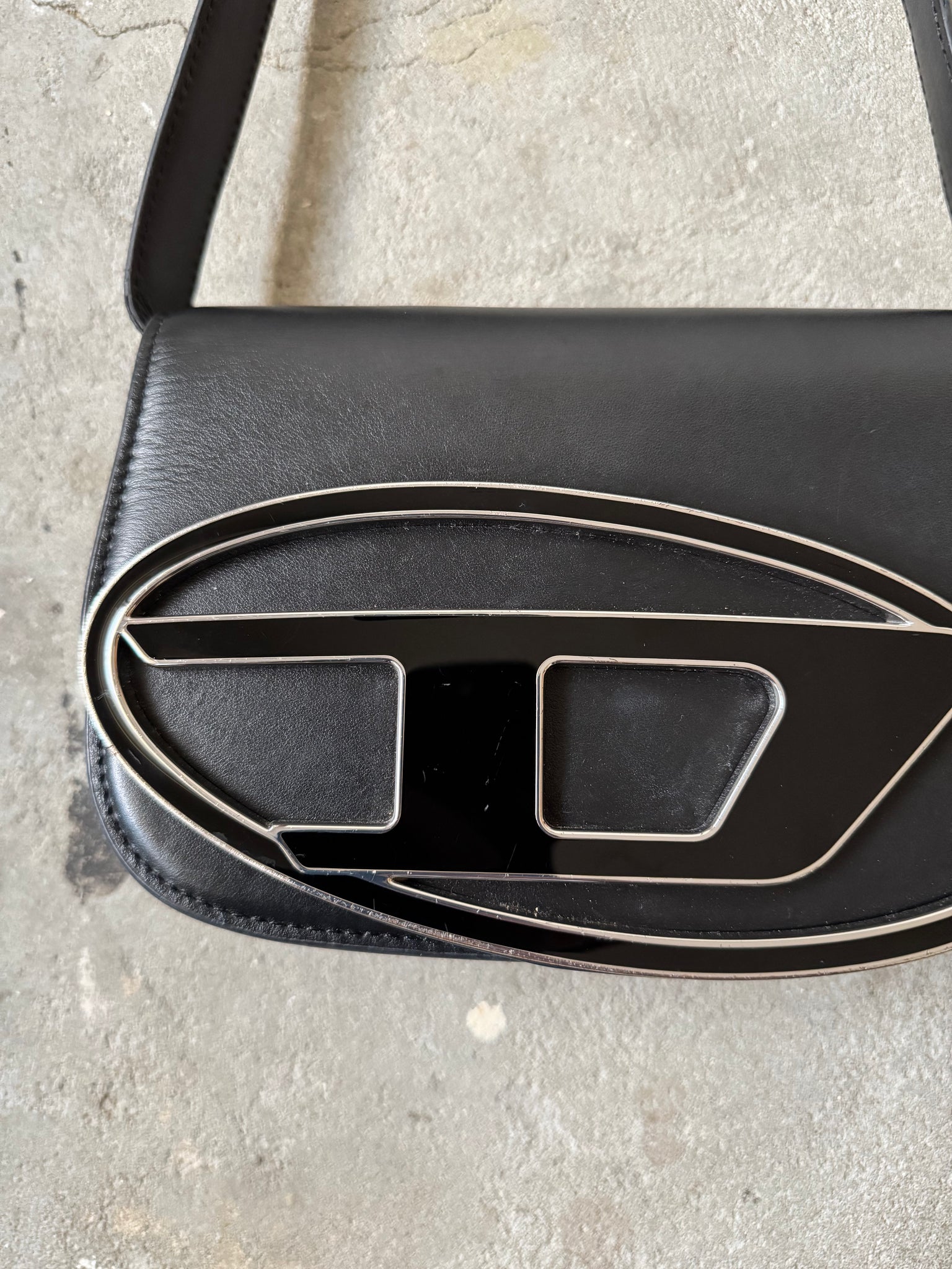 Diesel 1DR Plaque Shoulder Bag Black