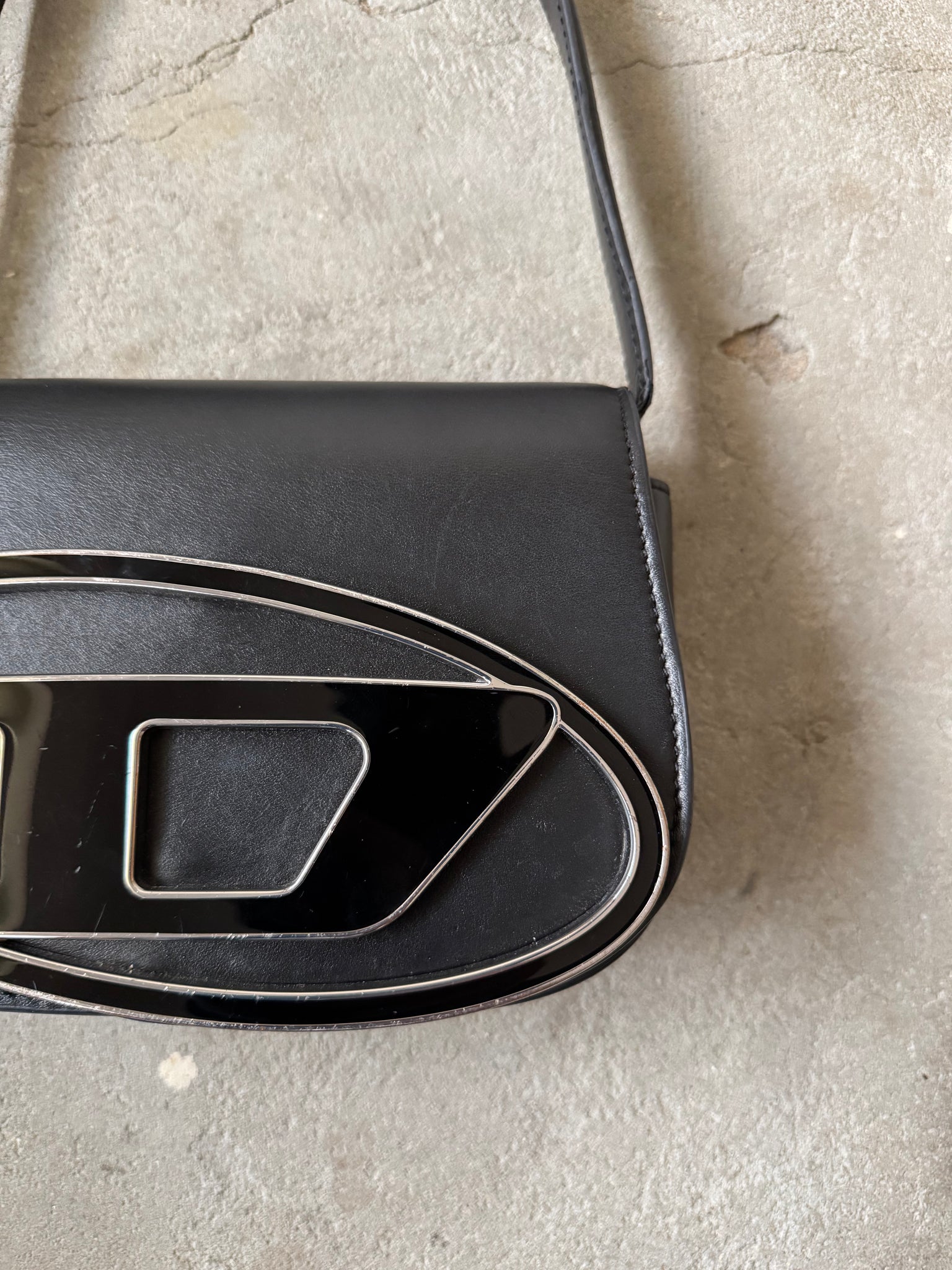 Diesel 1DR Plaque Shoulder Bag Black