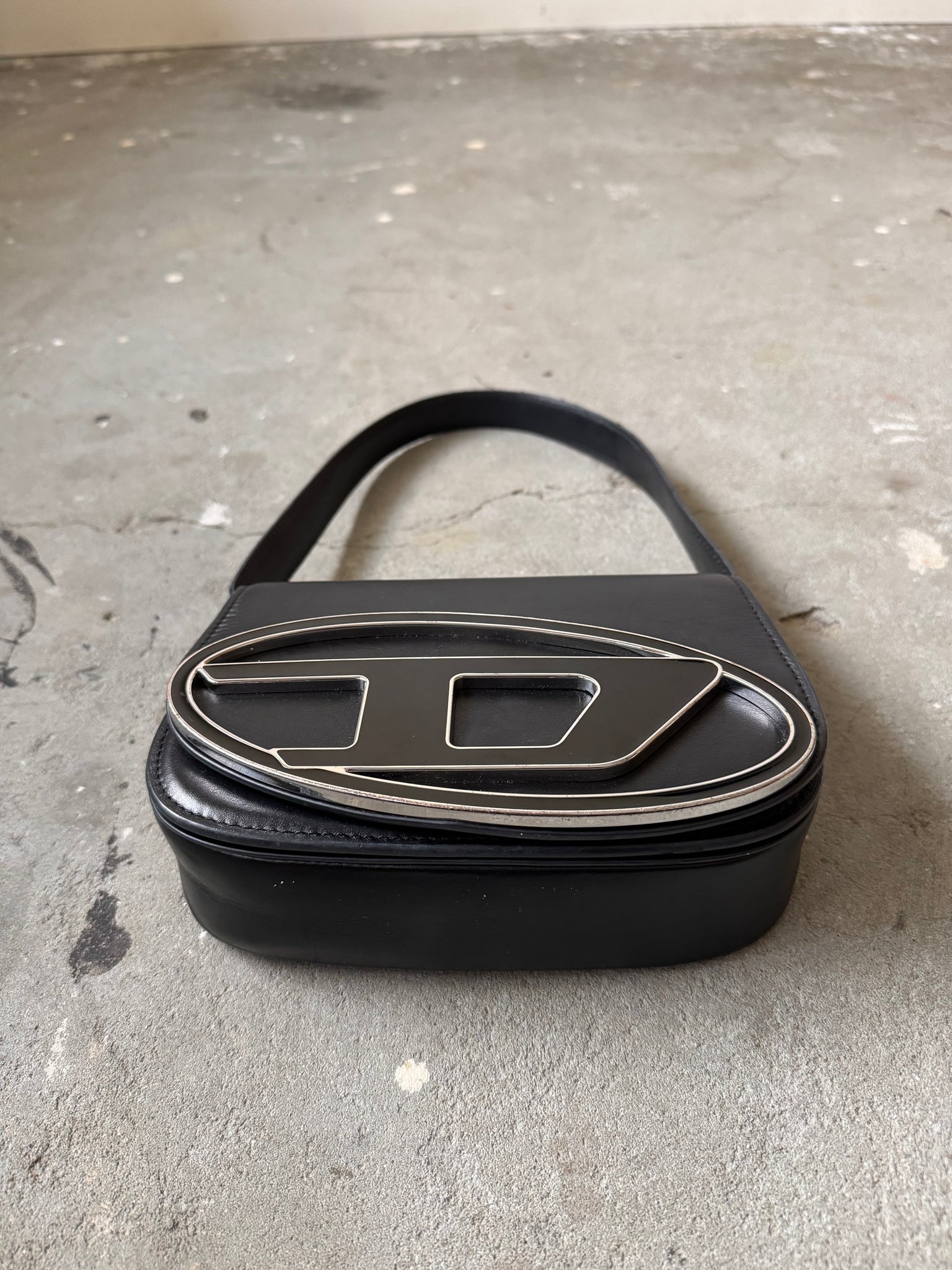 Diesel 1DR Plaque Shoulder Bag Black