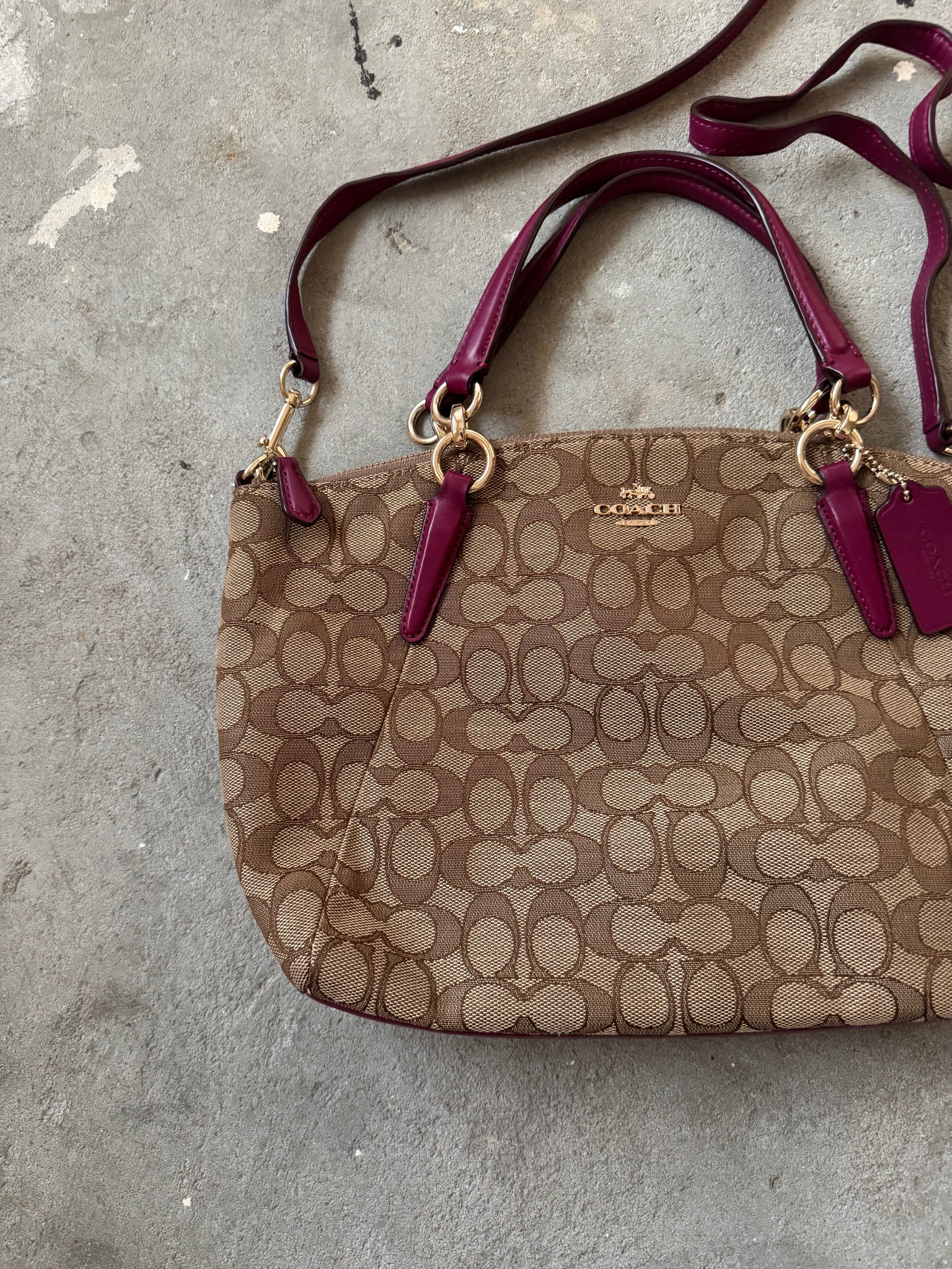 Coach Signature Kelsey Hand Bag Beige/Purple