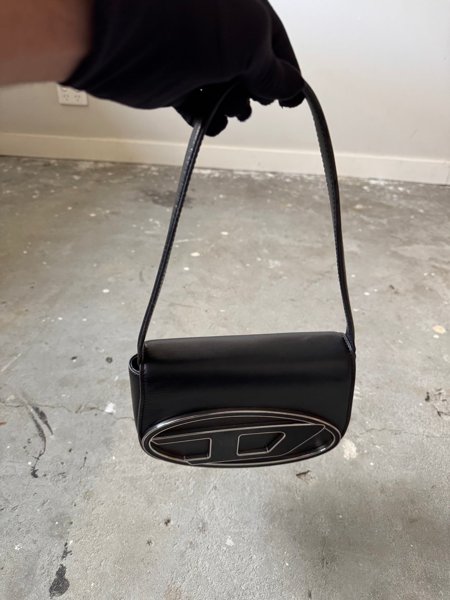 Diesel 1DR Plaque Shoulder Bag Black