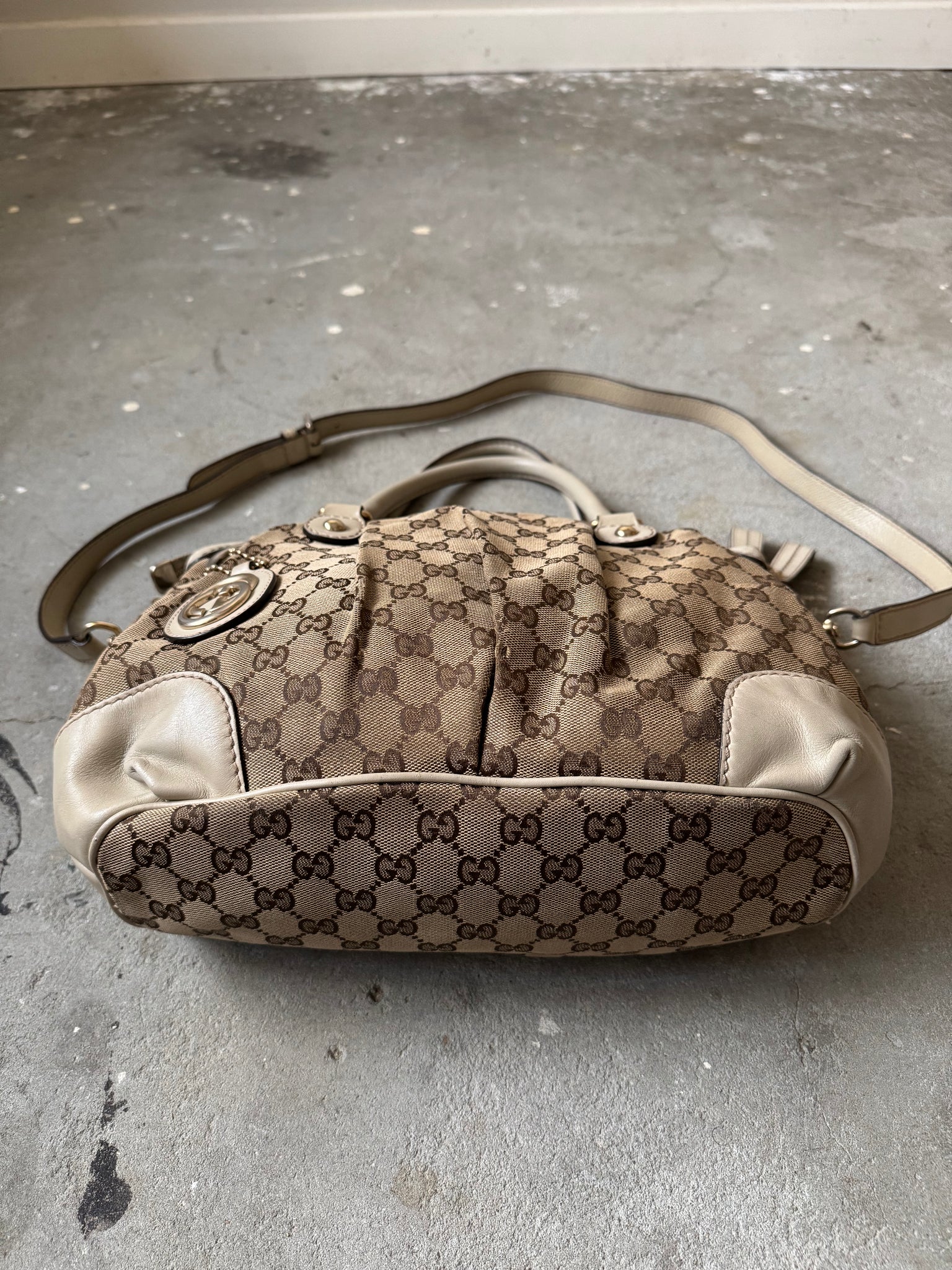 Gucci 2Way GG Monogram Sukey Shoulder Bag Beige/White