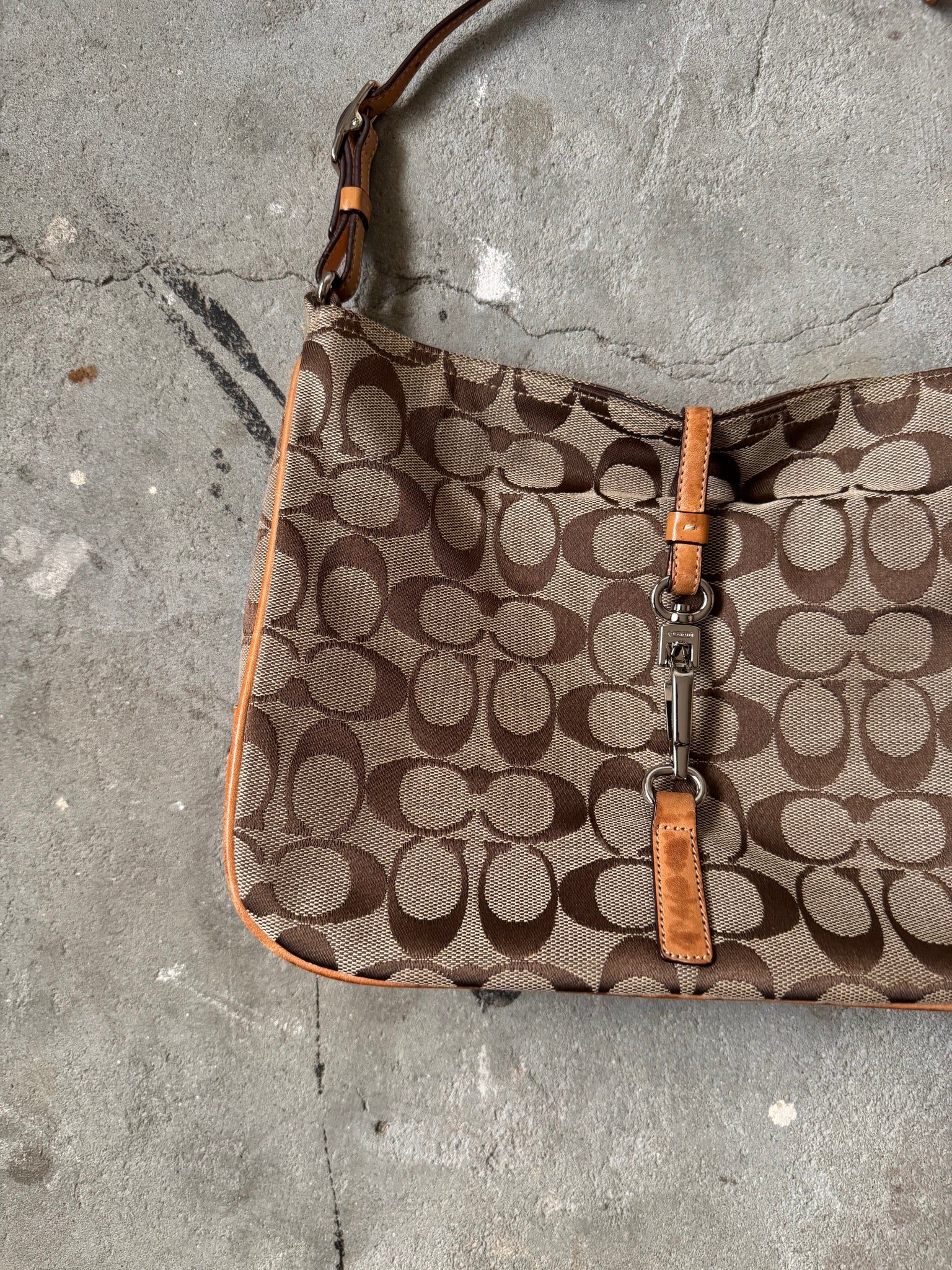 Coach Hobo Signature Clip Canvas Hand Bag Beige