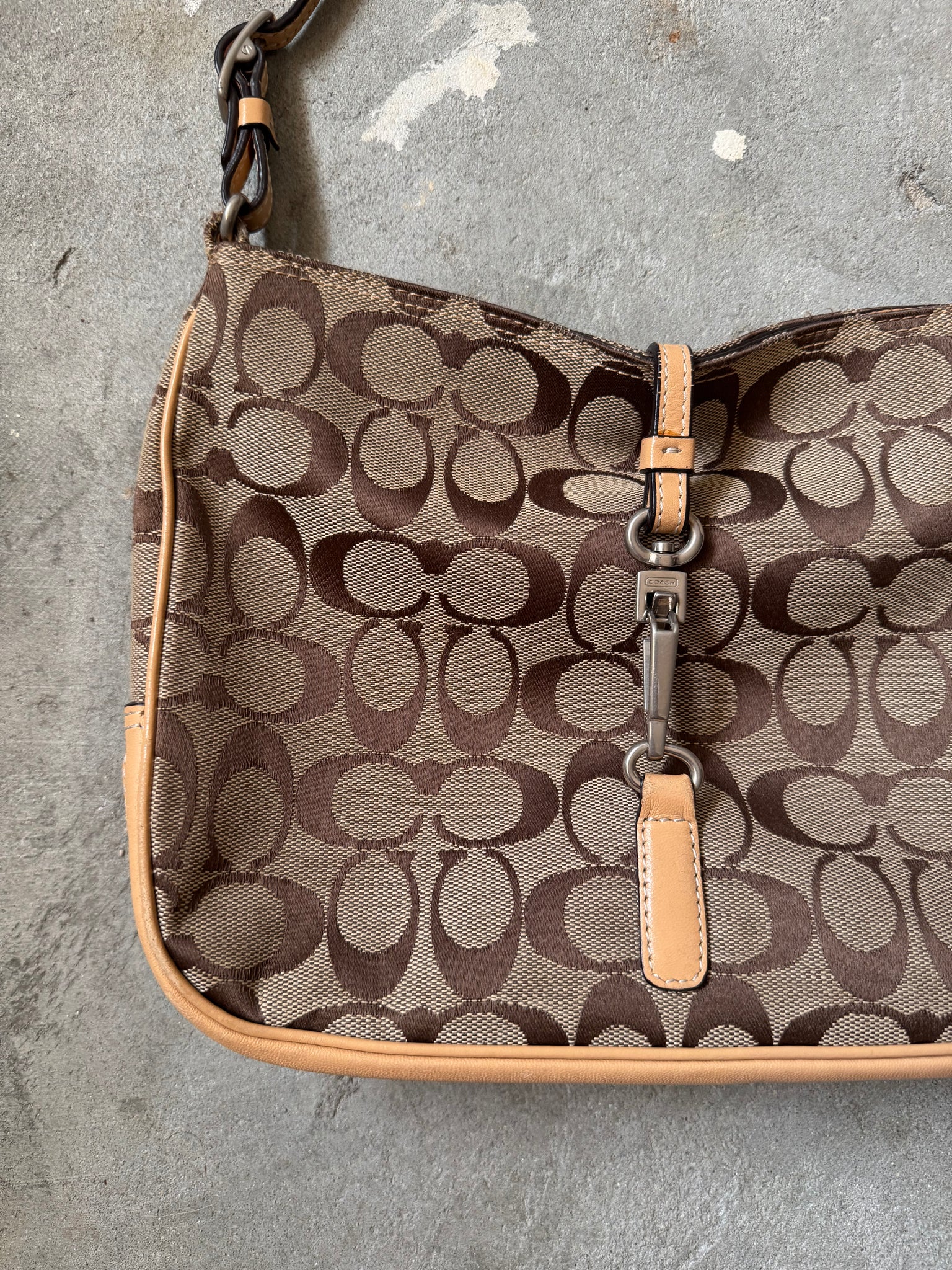 Coach Hobo Signature Clip Canvas Hand bag