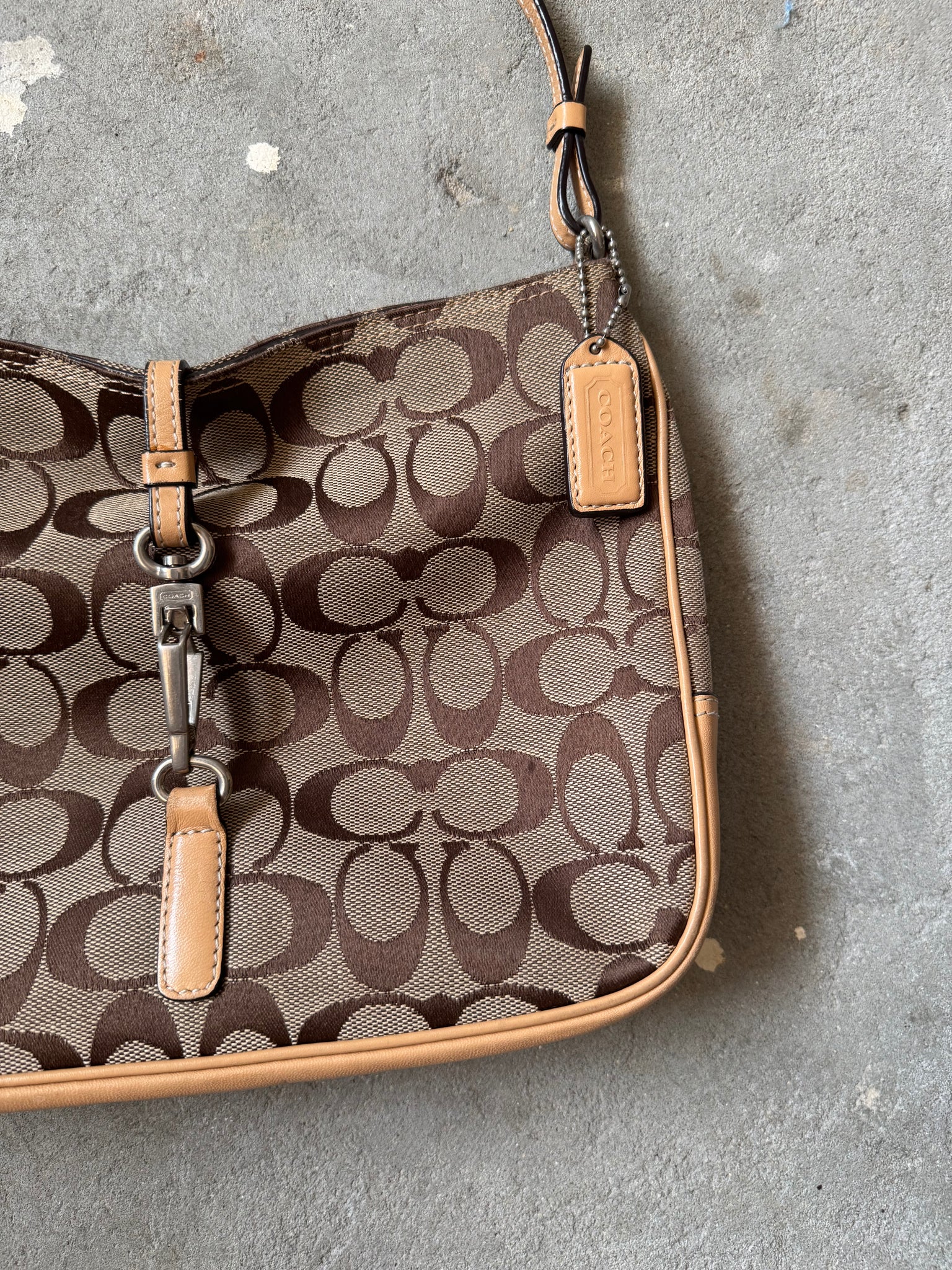 Coach Hobo Signature Clip Canvas Hand bag