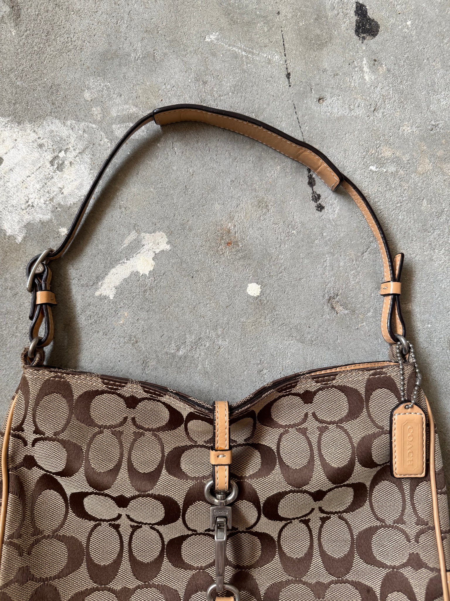 Coach Hobo Signature Clip Canvas Hand bag