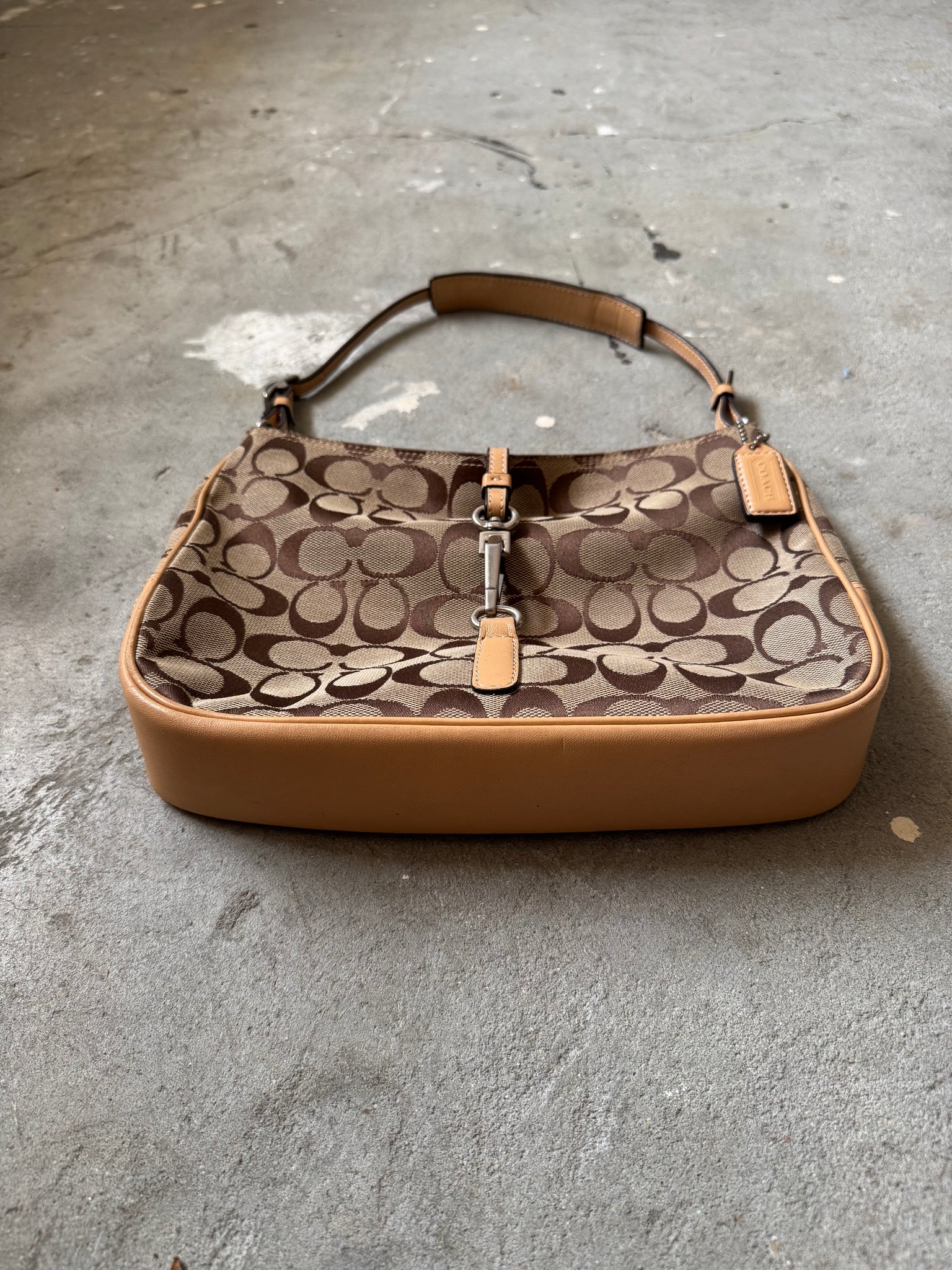 Coach Hobo Signature Clip Canvas Hand bag