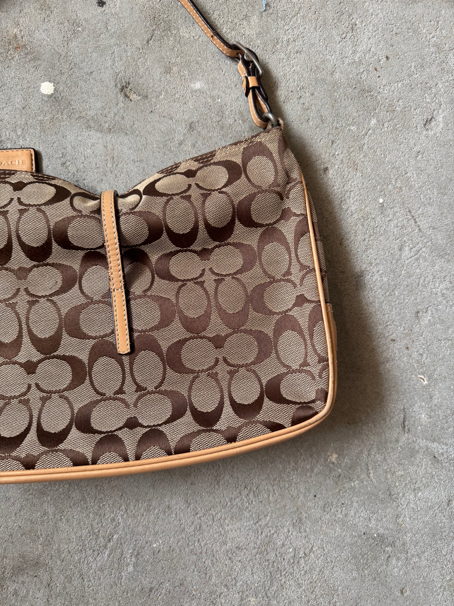 Coach Hobo Signature Clip Canvas Hand bag