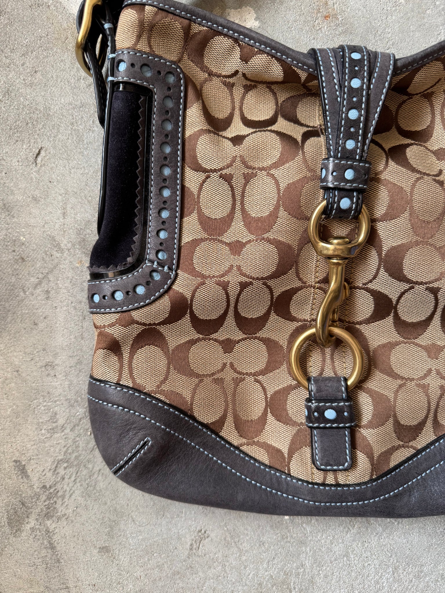 Coach Signature Pattern Clip Shoulder Bag Beige