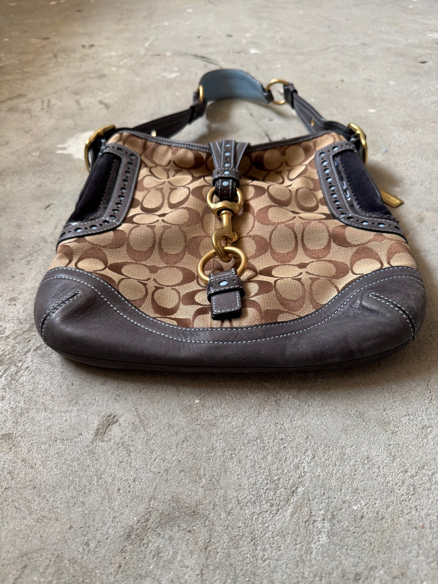 Coach Signature Pattern Clip Shoulder Bag Beige