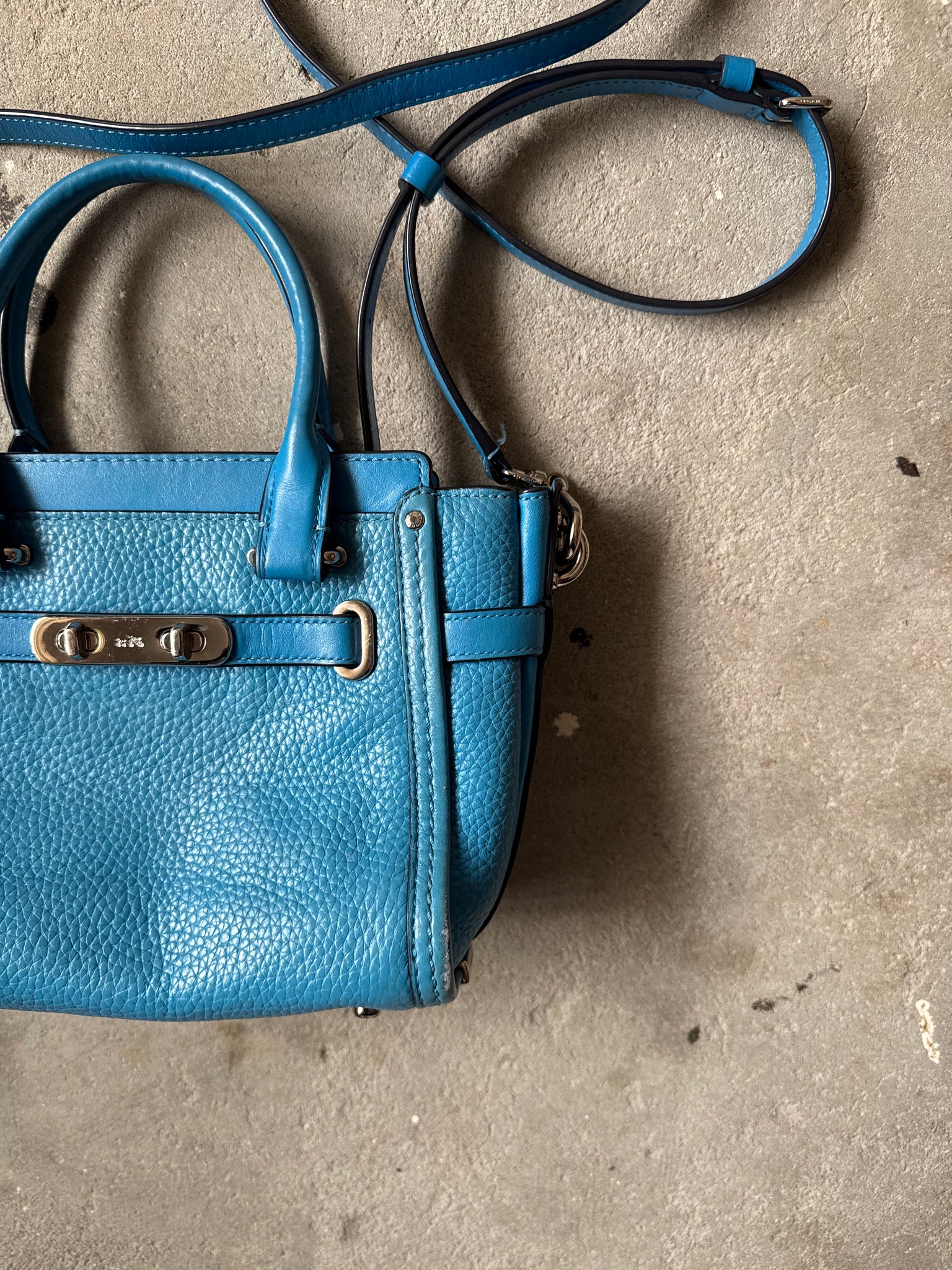 Coach 2Way Swagger 21 Satchel HandBag Blue